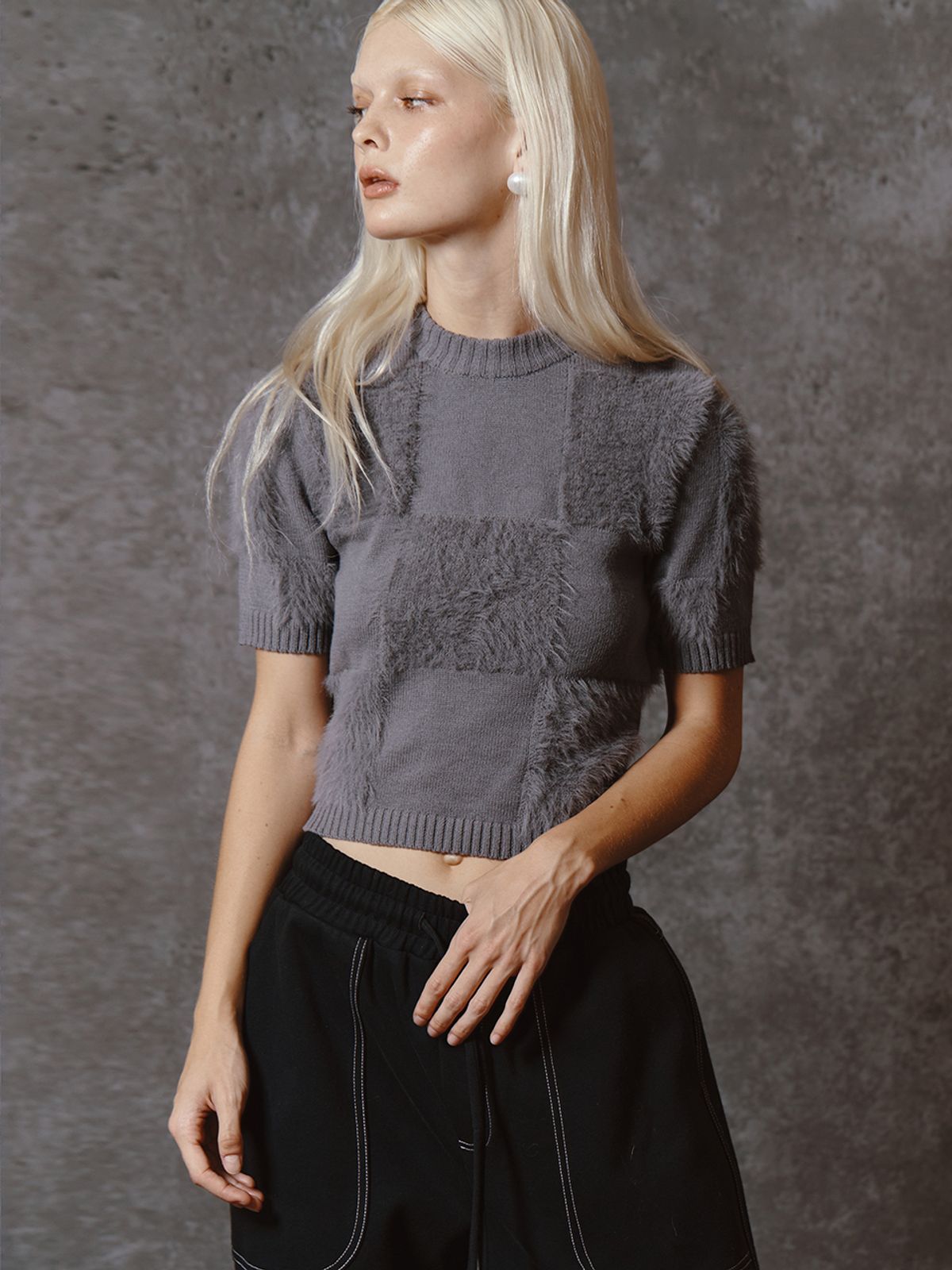 민더리(MEENDERI) SOFT CHECKERBOARD KNIT TOP - GREY