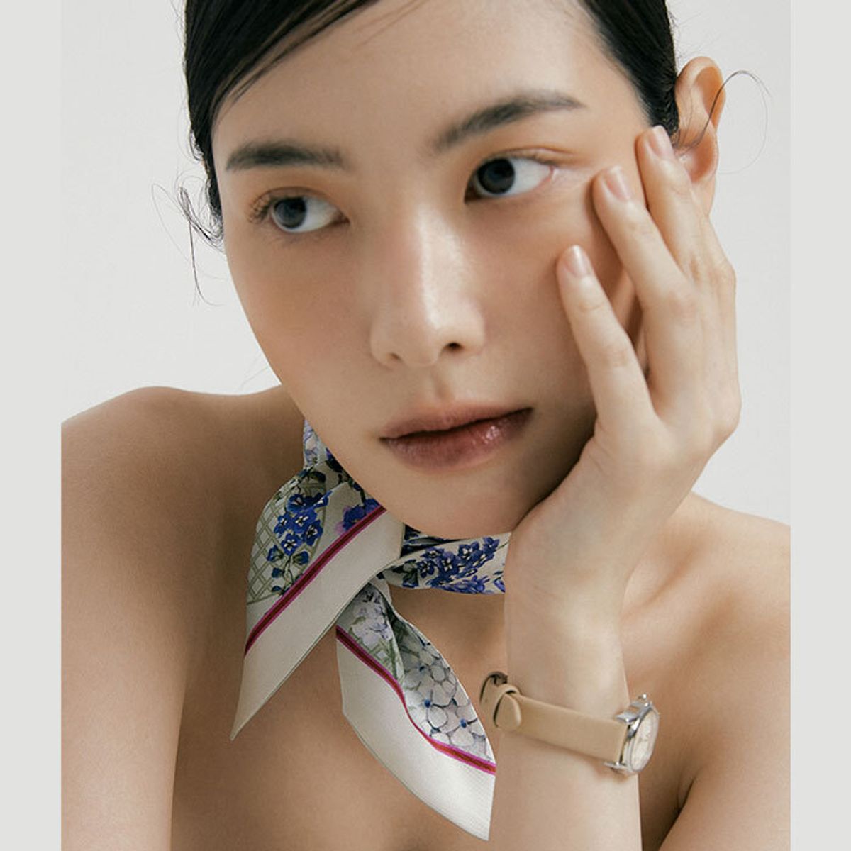 벤앤쿠(VENANDQU) D_Flower-Day Long Twilly Silk Scarf