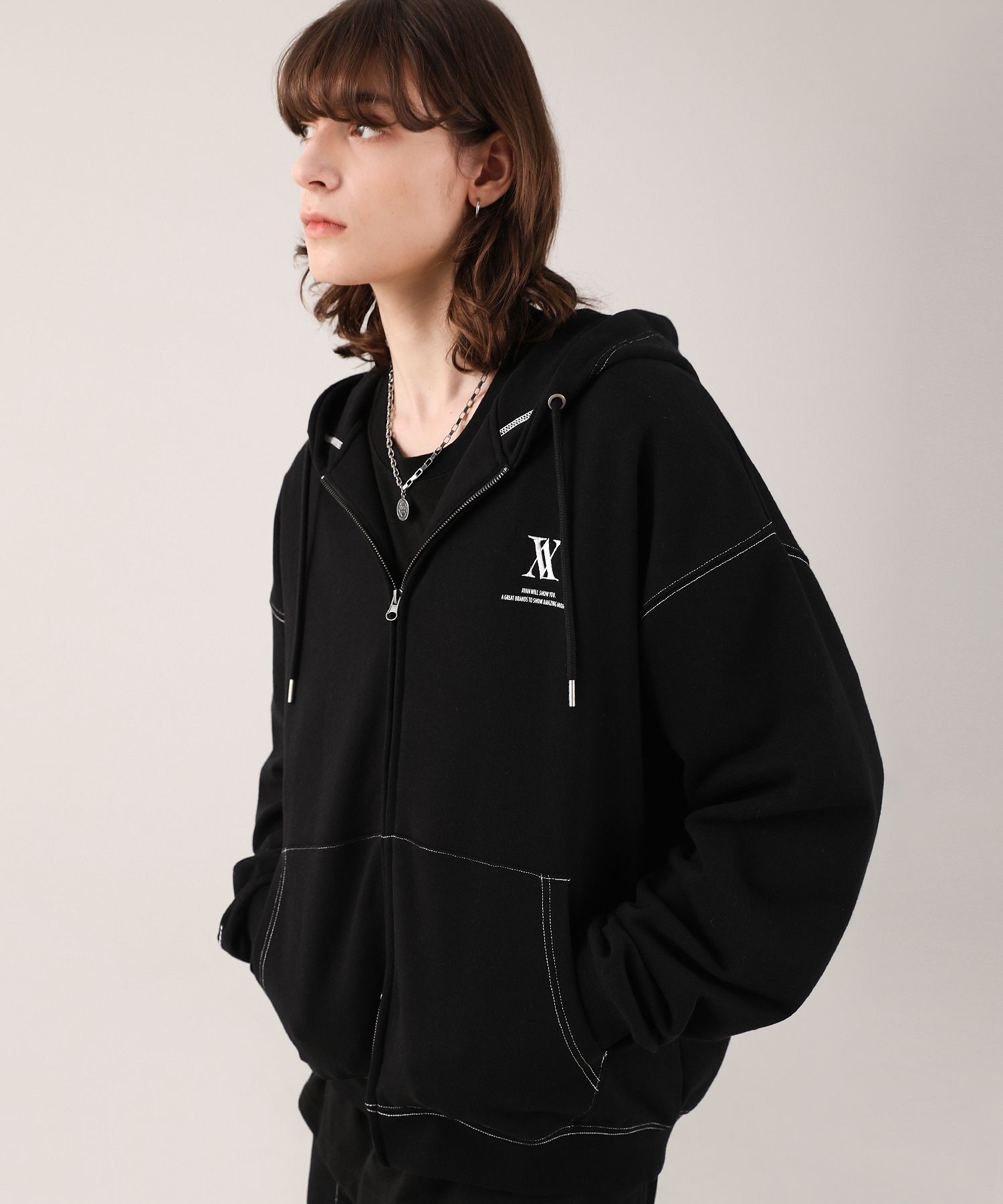 MUSINSA公式 | AVANDRESS UNISEX AV OVERSIZED ZIP-UP BLACK STITCH