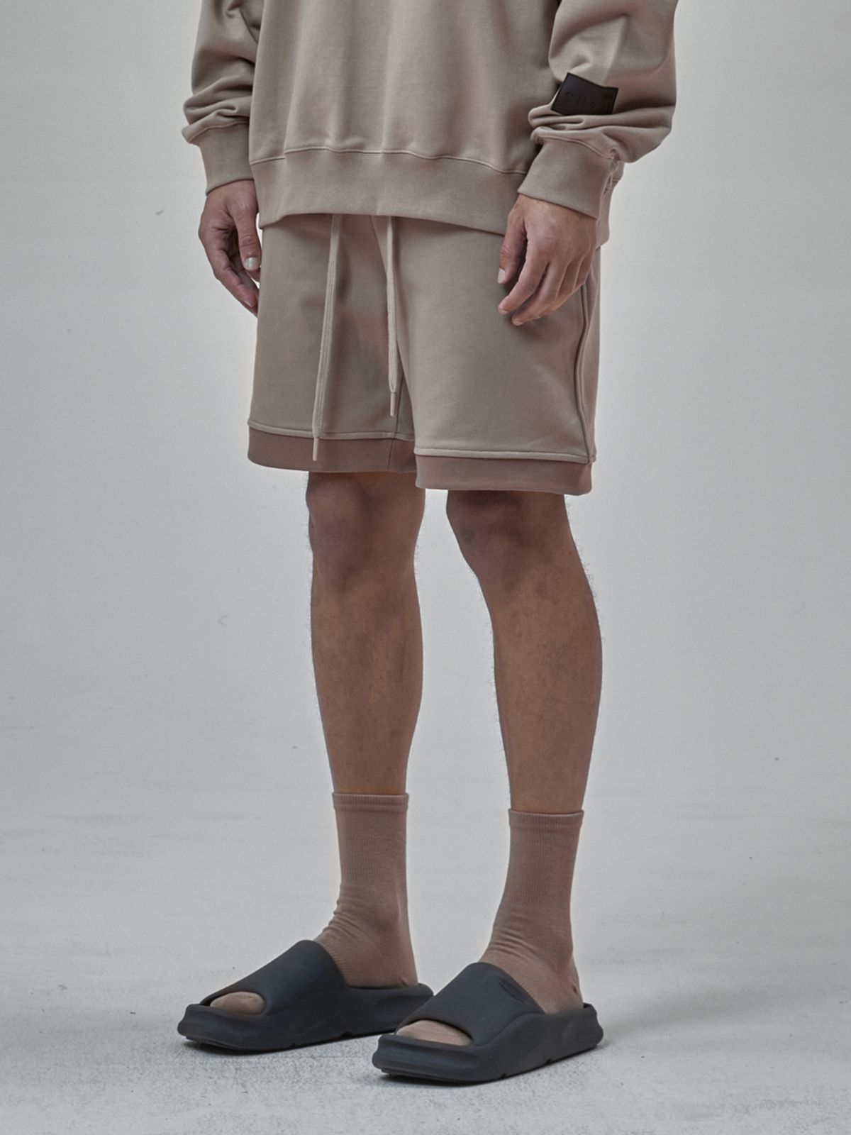 초시(CHOCI) 베이지 립 스티치 쇼츠