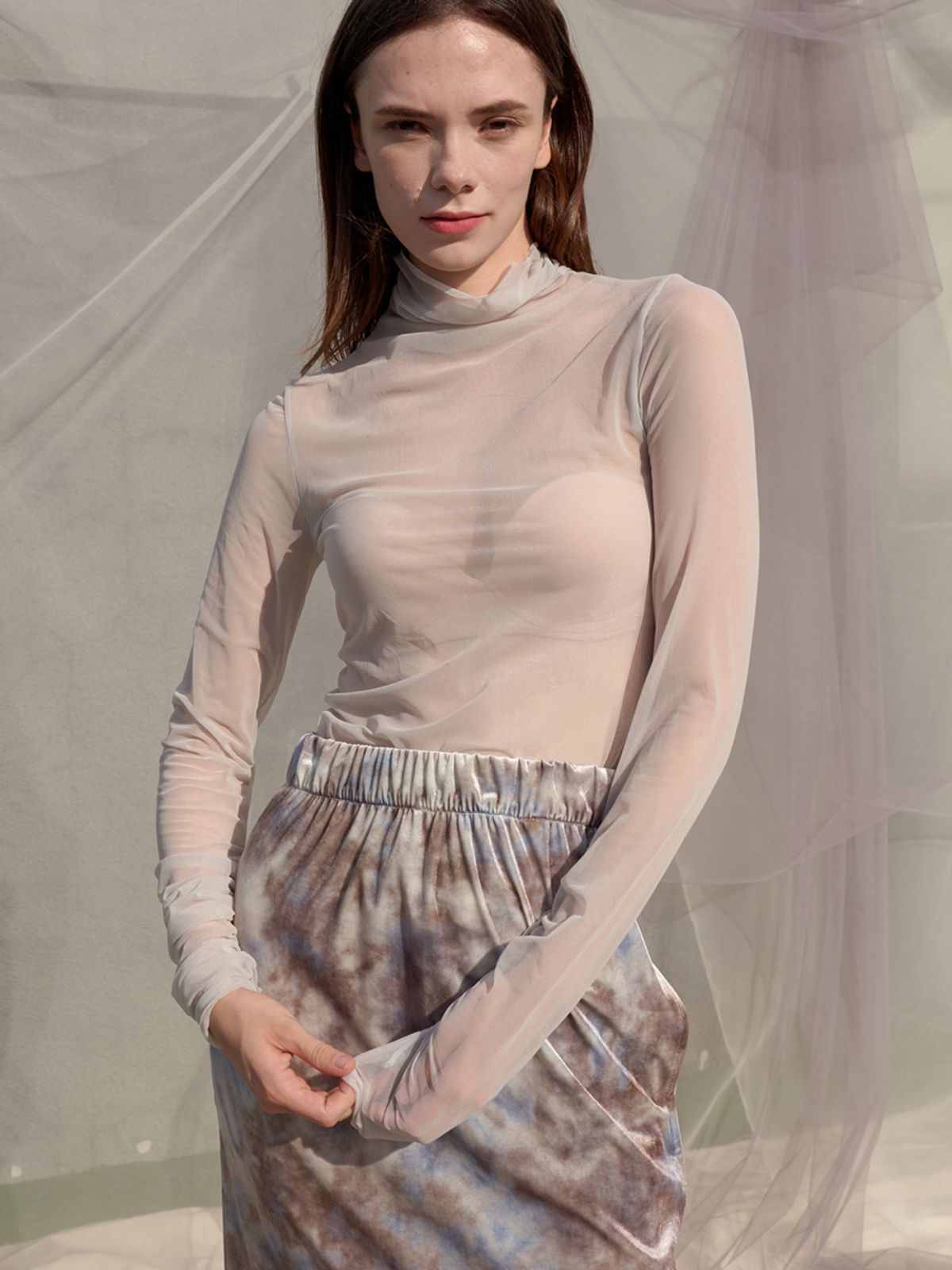 쏘리, 투 머치 러브(SORRY, TOO MUCH LOVE) Sleeve Shirring See Through Turtleneck Top_Gray