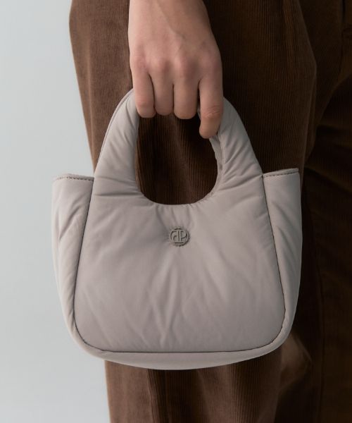 DEPOUND★韓国大人気 mono padded bag M_2色♪ MUSINSA公式 | DEPOUND Mono padded bag small [gray beige]