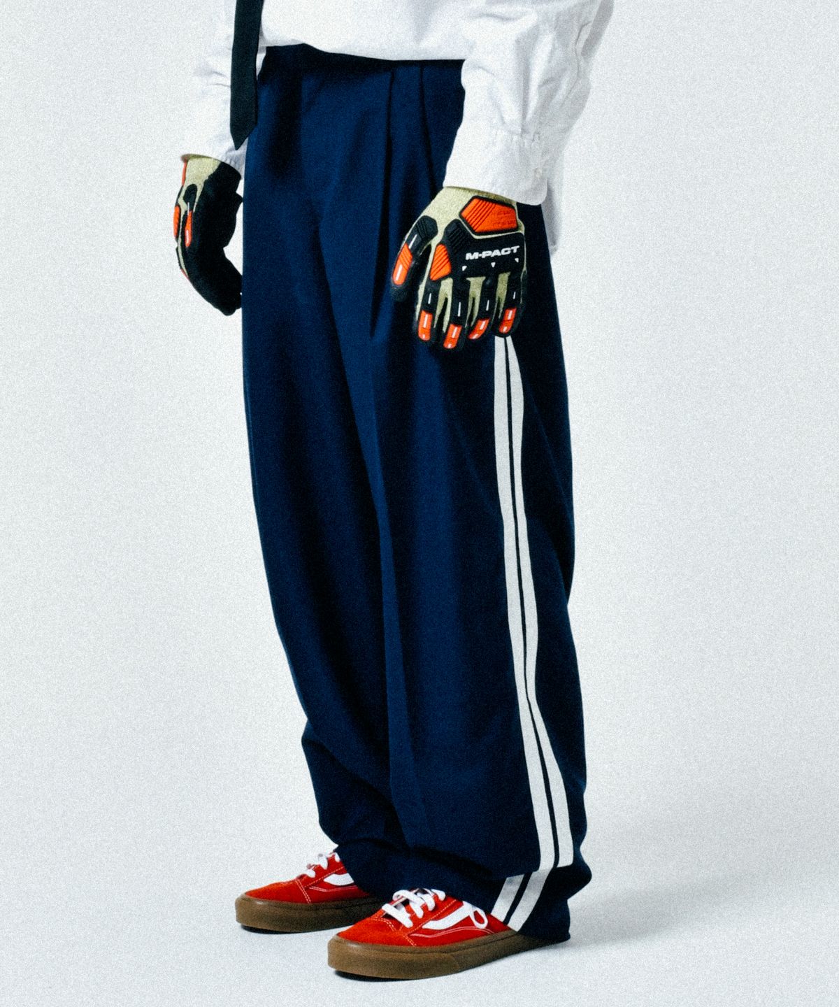 씨오엠이(COME) [UNISEX] Satin-Trimmed Racing Trousers (Navy)