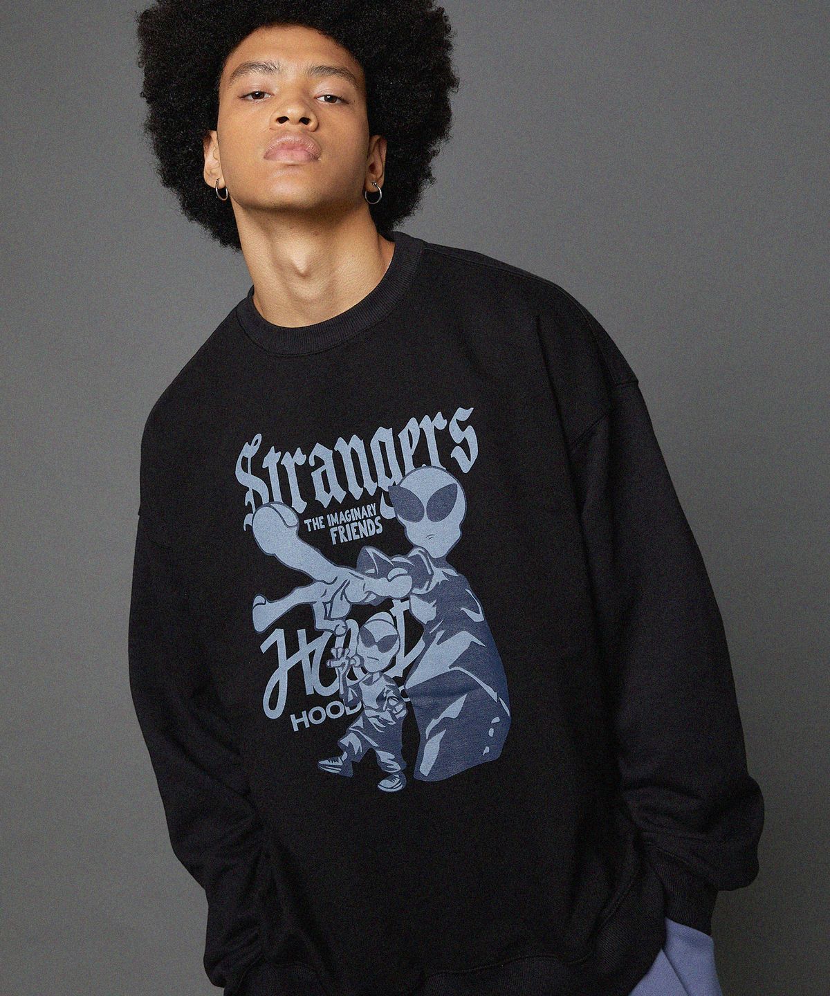 후드후드(HOODHOOD) 힙합 에일리언 그래픽 맨투맨 블랙