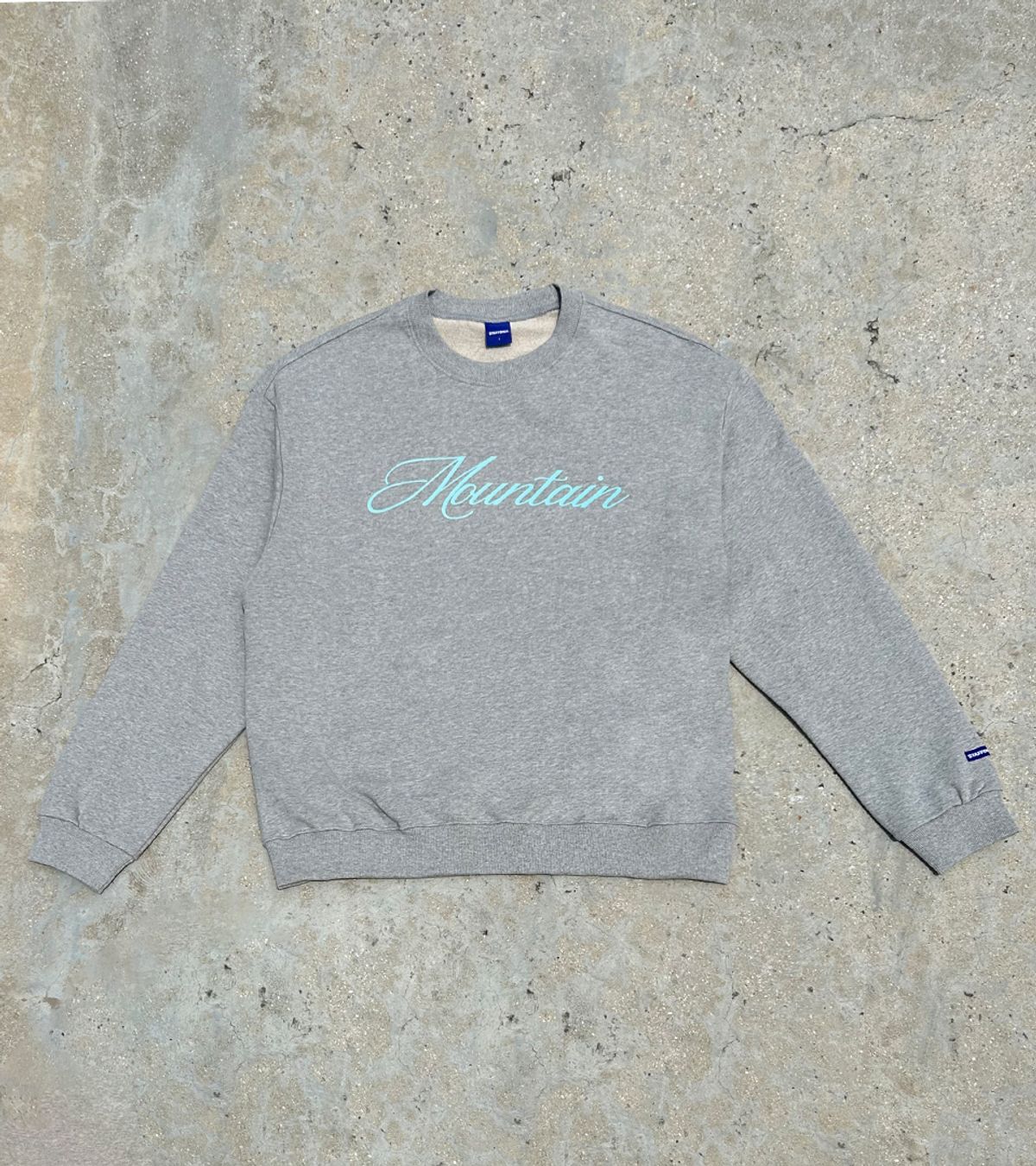 스텝온리(STAFFONLY) MOUNTAIN SWEATSHIRTS (MELANGE GREY)