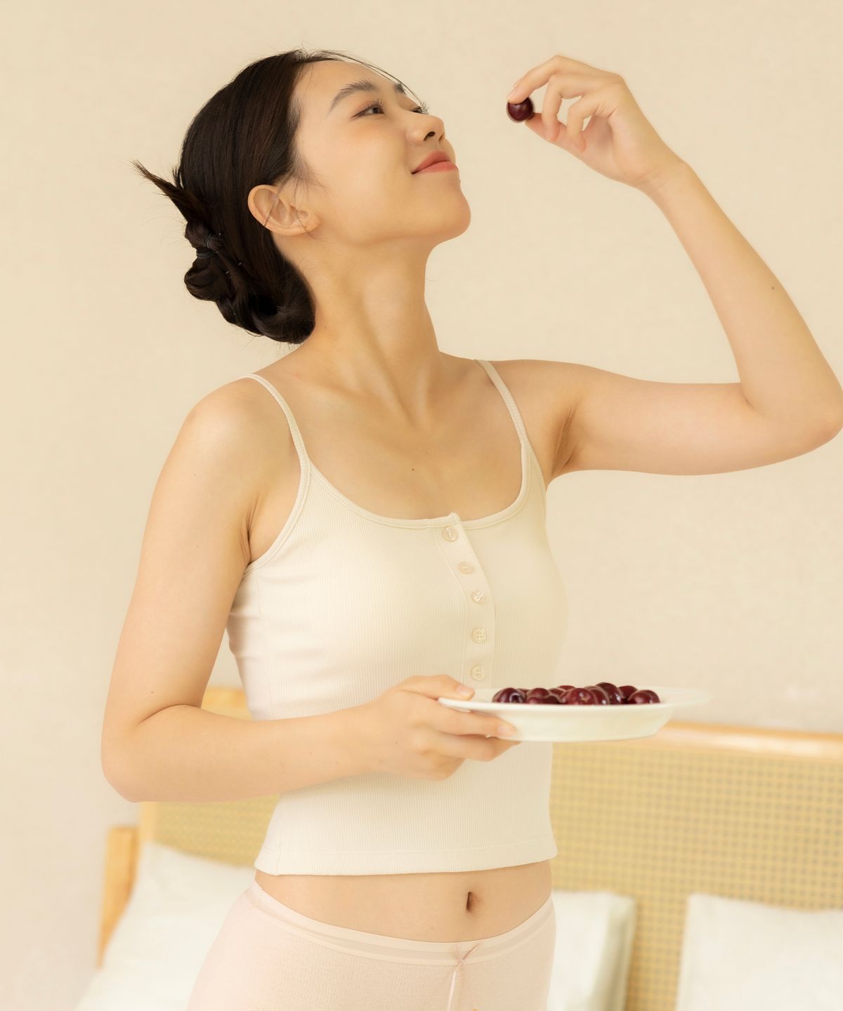 르세렌(LESEREIN) LS23TP-304 버튼 나시탑