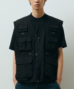 레이어 스트라이프 유틸리티 베스트_블랙 스트라이프