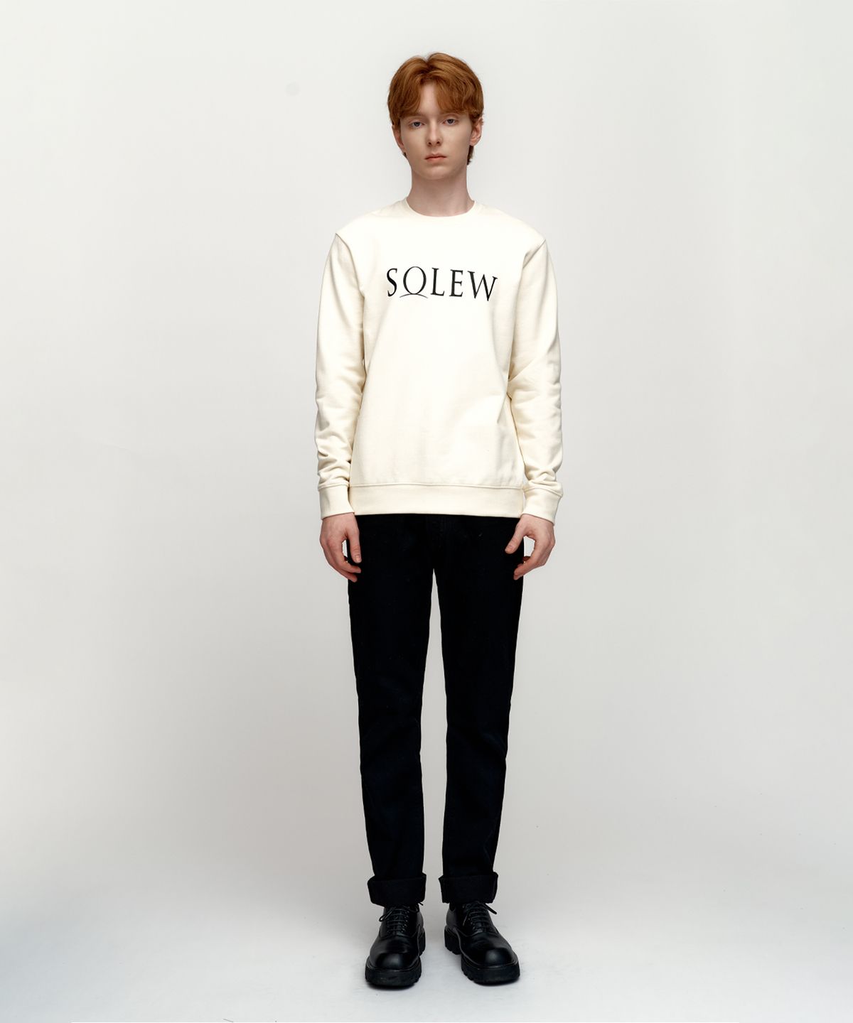 소루(SOLEW) 루즈핏 로고 스웨트셔츠_아이보리
