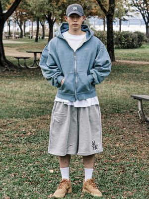 M-TP 로고 슈퍼 와이드 버뮤다 팬츠 그레이