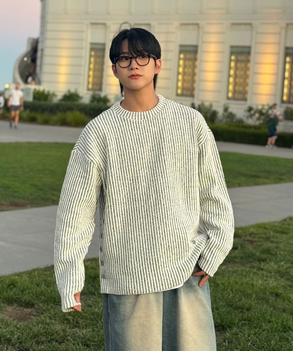 메종미네드(MAISON MINED) SIDE BUTTON BOUCLE KNIT WHITE