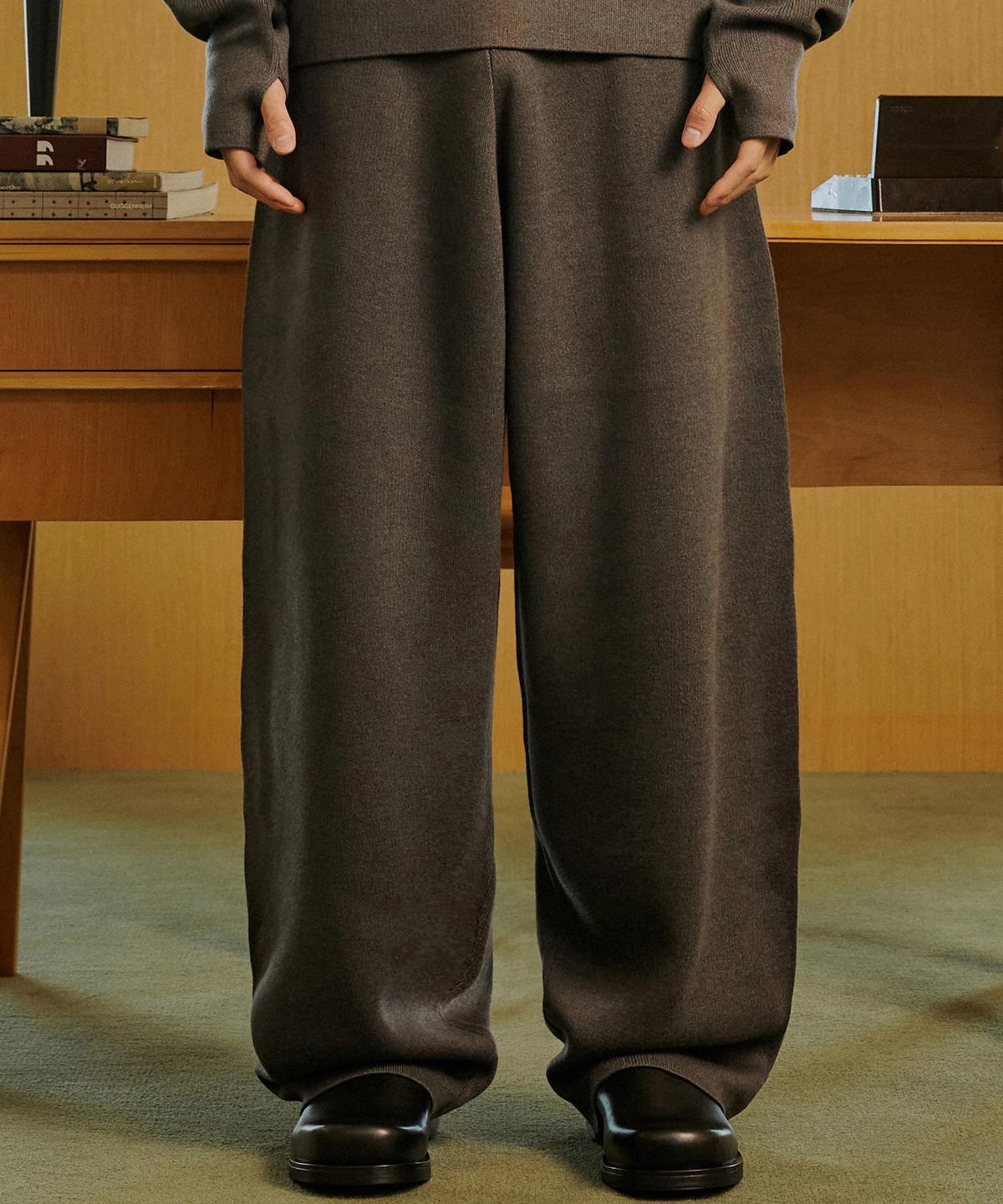 더트(DURT) RESORT WOOL PANTS (CHARCOAL)