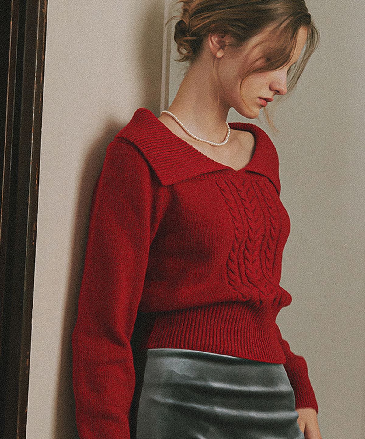 론론(RONRON) BIG COLLAR CABLE CROP KNIT RED