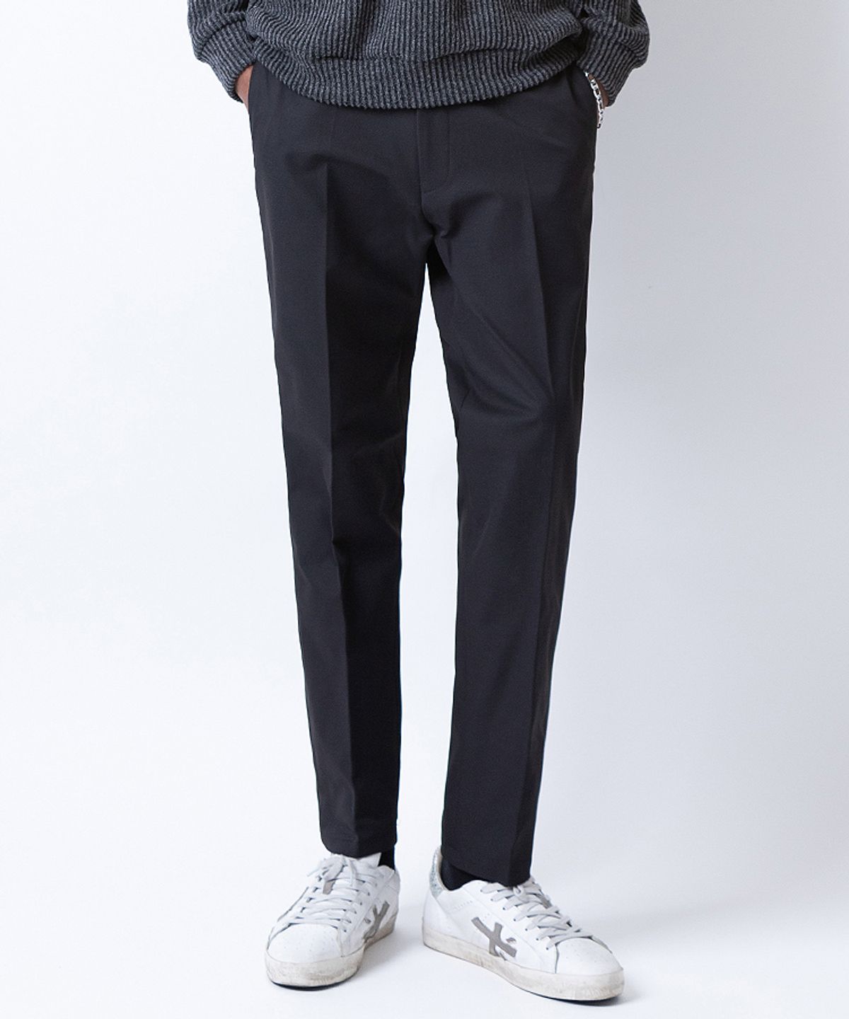 스트라이크(STRIKE) 치노 슬림 테이퍼드 트라우저스 (BLACK)
