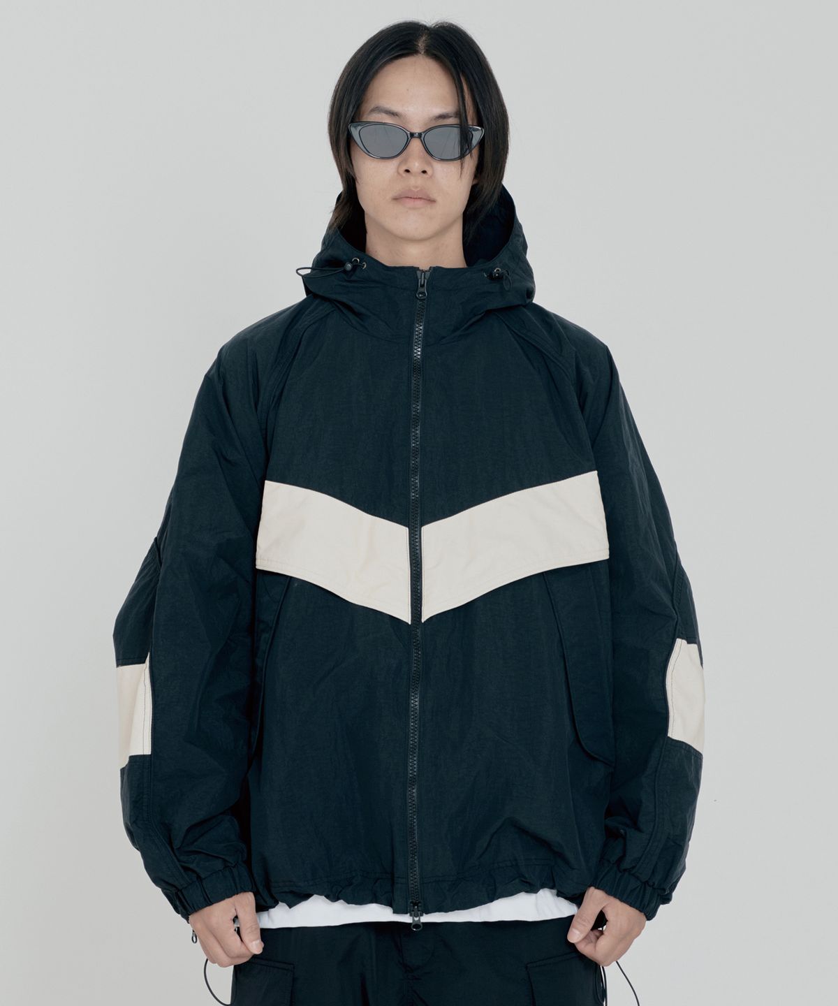 베스띠또(VESTITO) MAESTRO INCISION PARKA BLACK