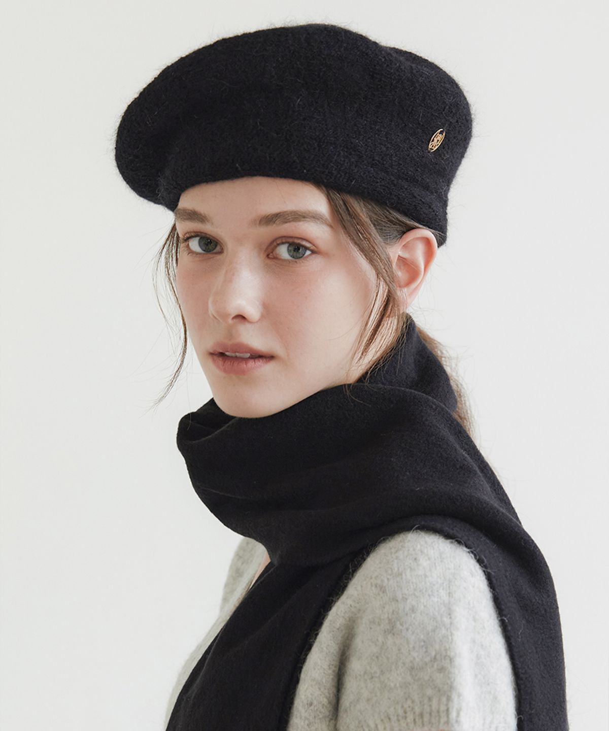 할렌(HALDEN) logo pendant angora beret (C031_black)
