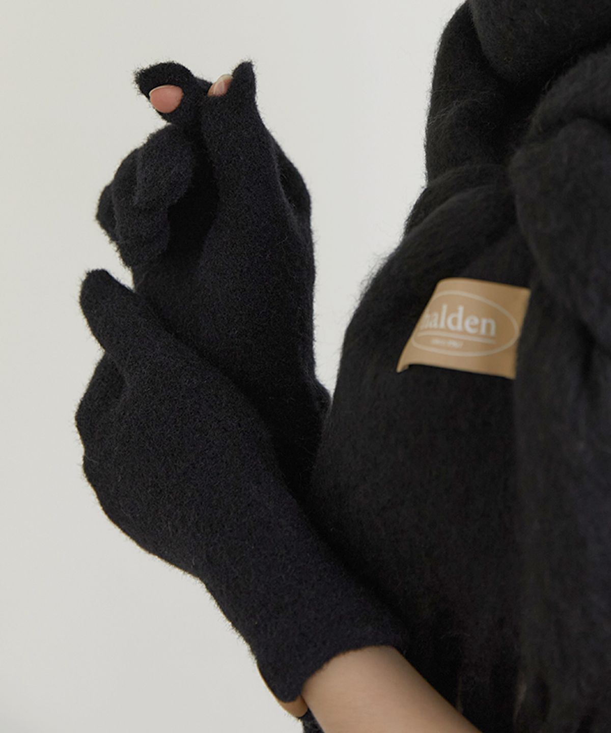 할렌(HALDEN) hairy finger hole gloves (G008_black)
