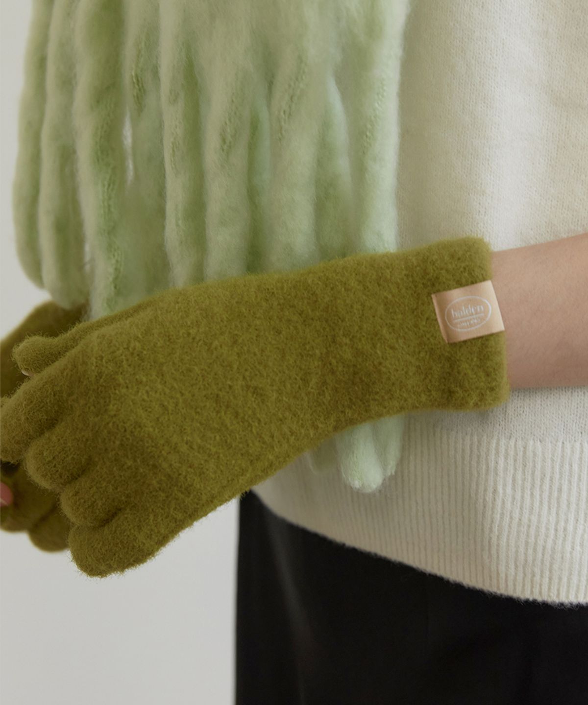 할렌(HALDEN) hairy finger hole gloves (G008_light green)