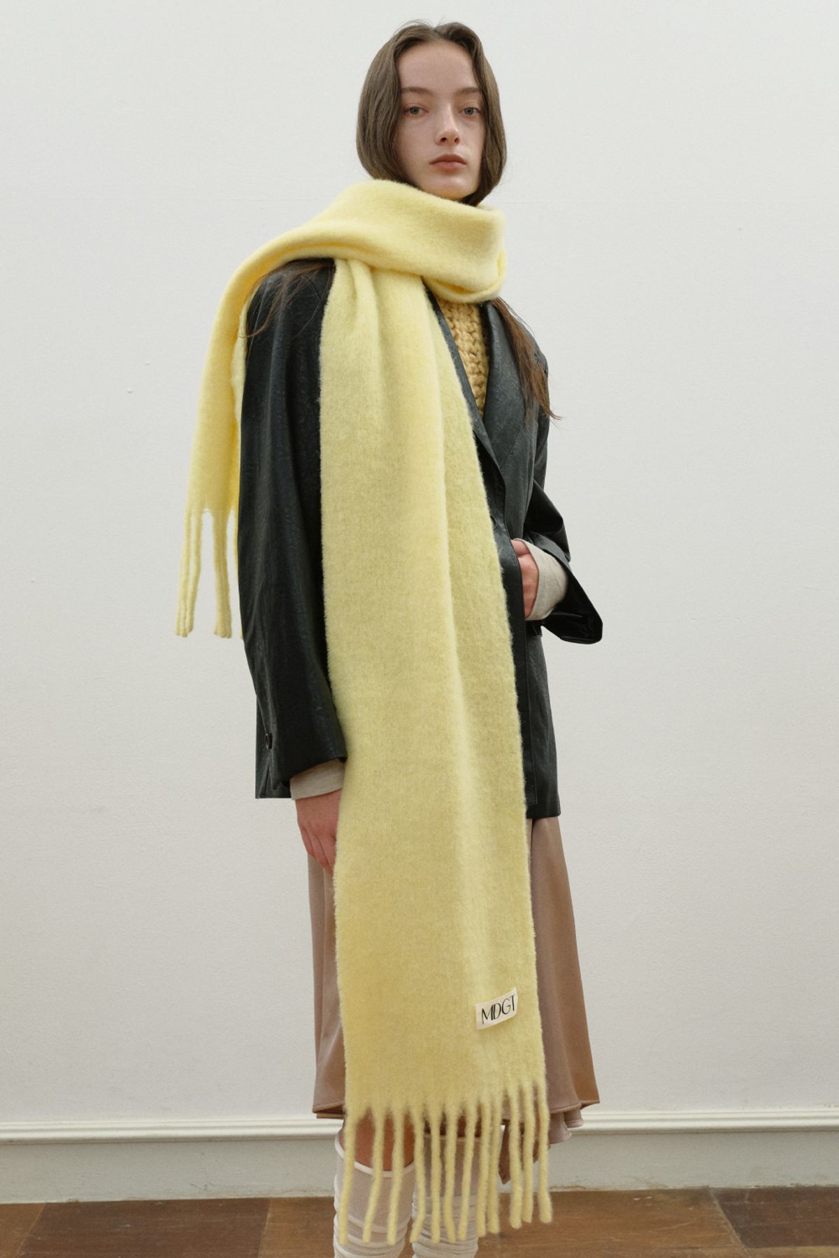 엠디지티(MDGT) Chunky Scarf Solid_Lemon