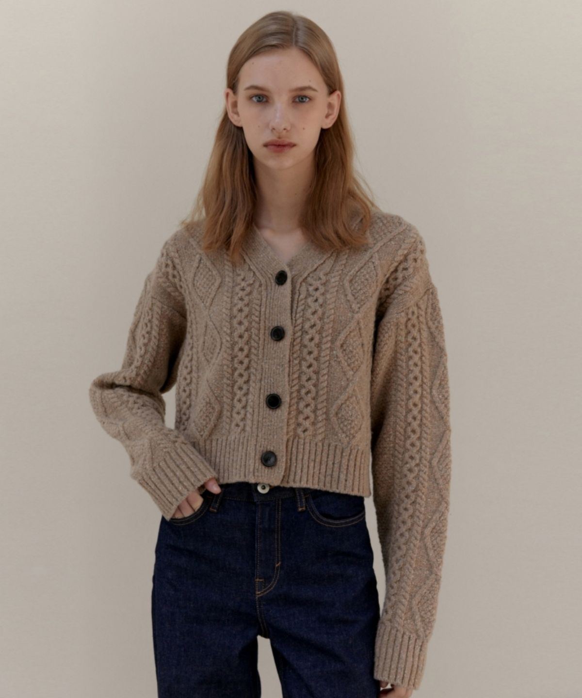 어나우트(UNNOUT) CABLE WOOL KNIT CARDIGAN - BEIGE