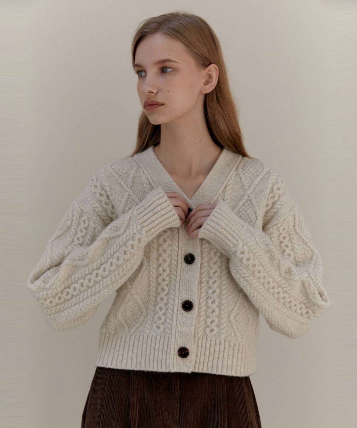 어나우트(UNNOUT) CABLE WOOL KNIT CARDIGAN CREAM - OATMEAL