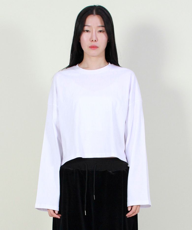 오버핏 세미 크롭 긴팔티 화이트