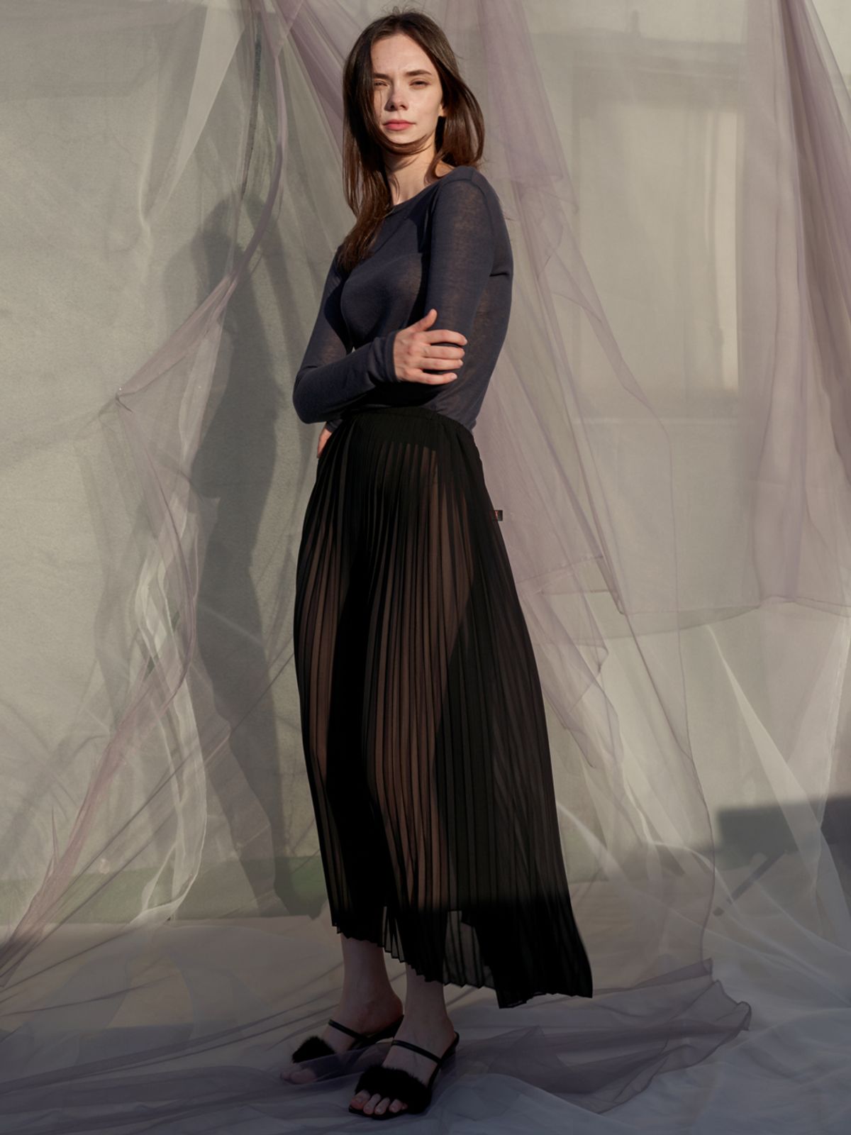쏘리, 투 머치 러브(SORRY, TOO MUCH LOVE) Four Season Pleats Chiffon Skrit_Black