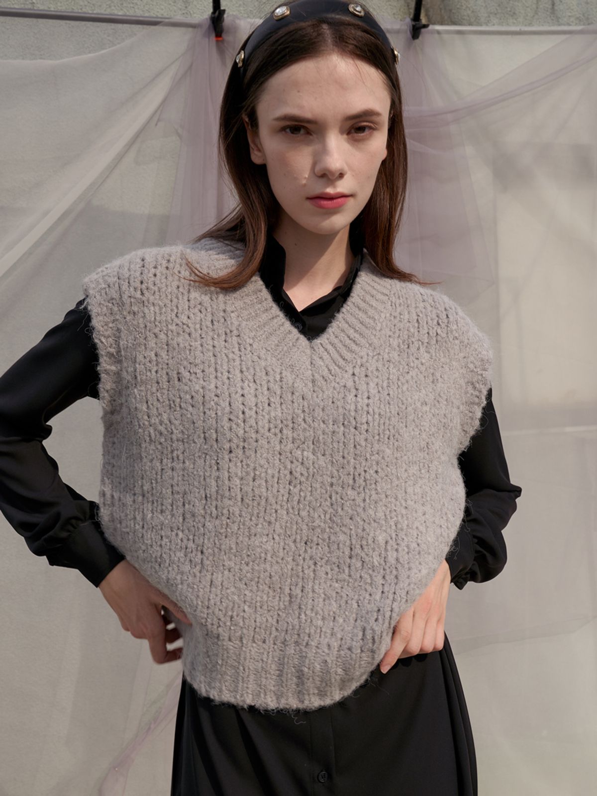 쏘리, 투 머치 러브(SORRY, TOO MUCH LOVE) Candy V-neck Wool Knit Vest_Sky_Gray