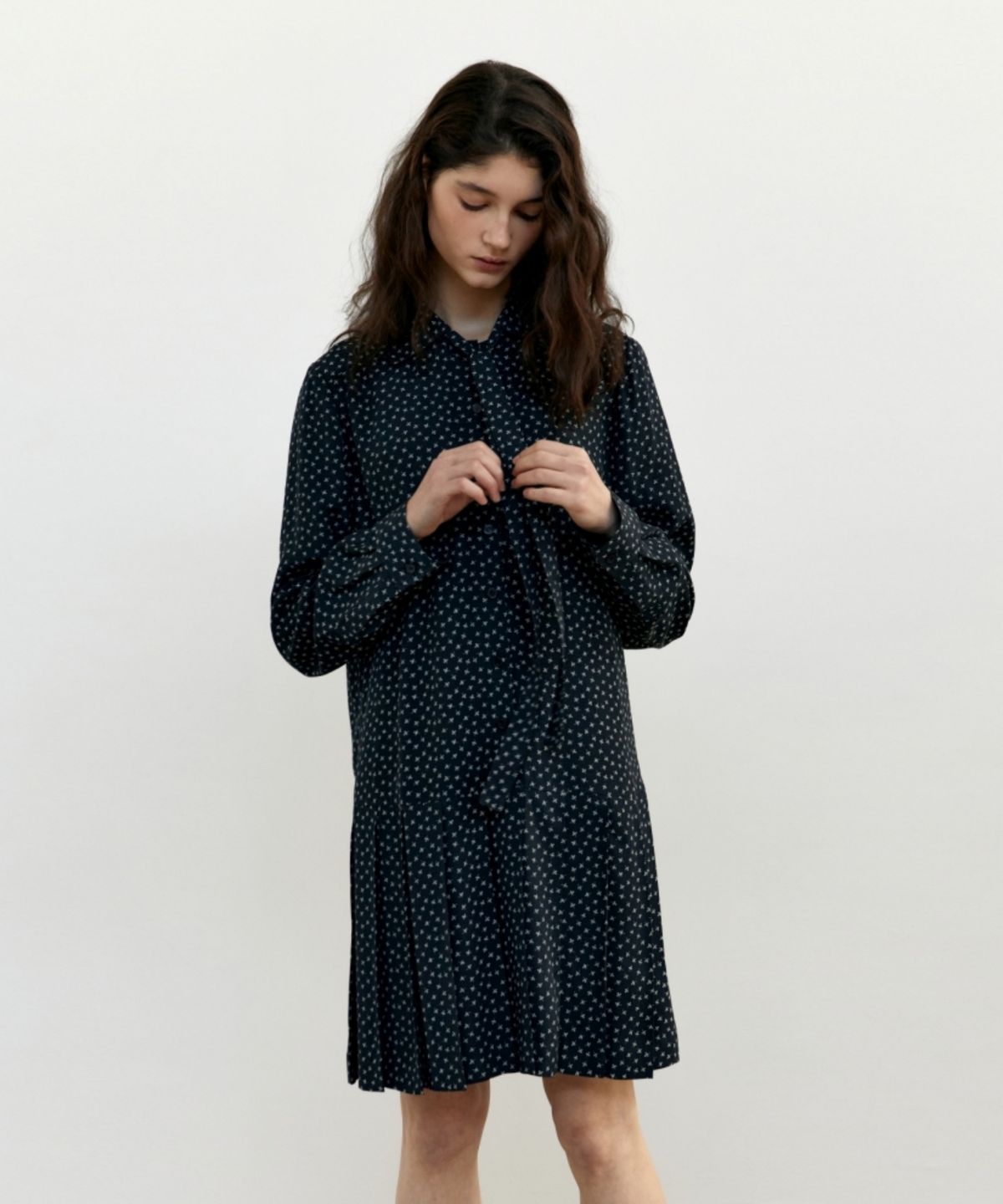 어나우트(UNNOUT) TIE SHIRT DRESS - BLACK
