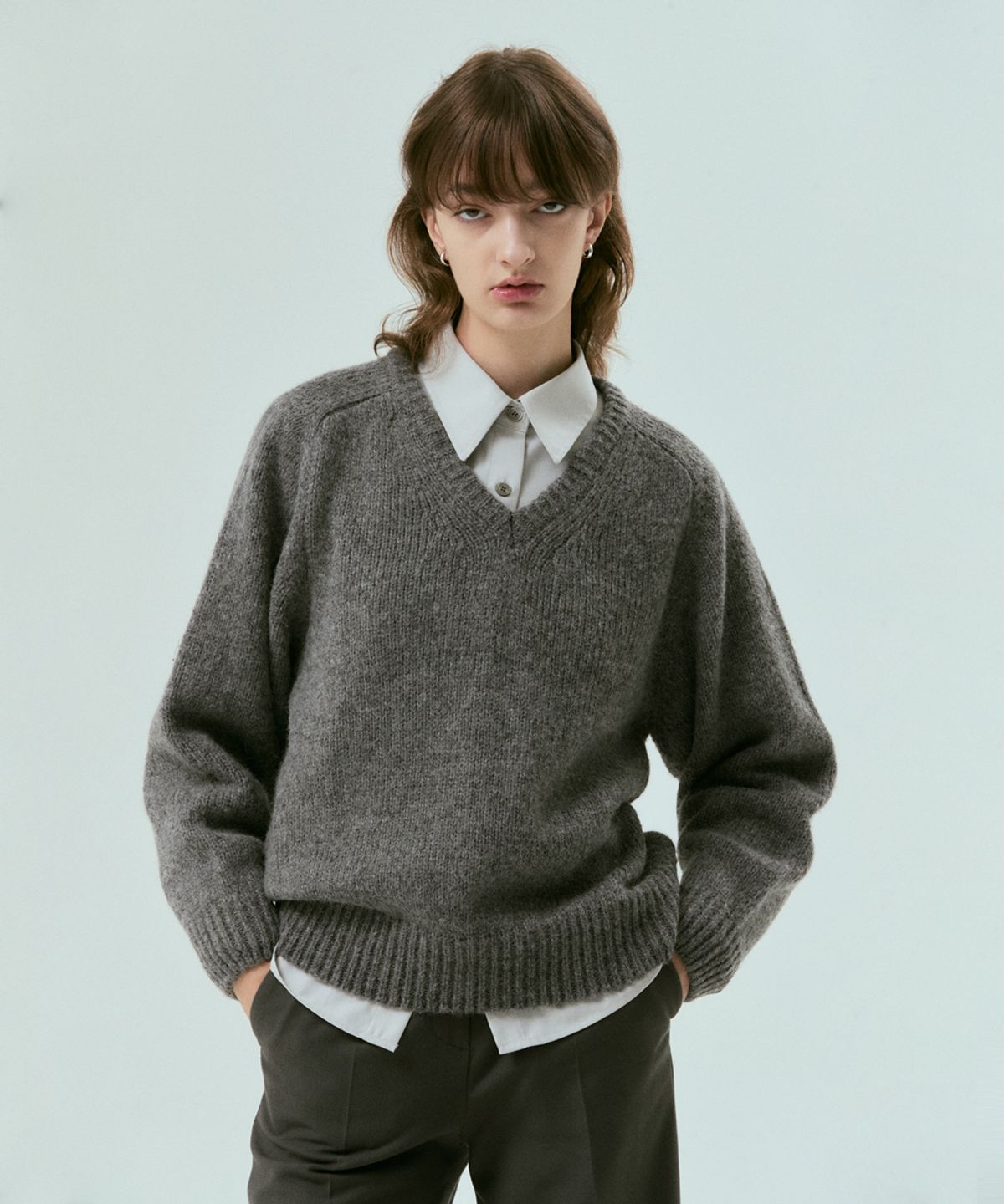 실른(SILN) Alpaca blend raglan v neck knit (MELANGE GREY)