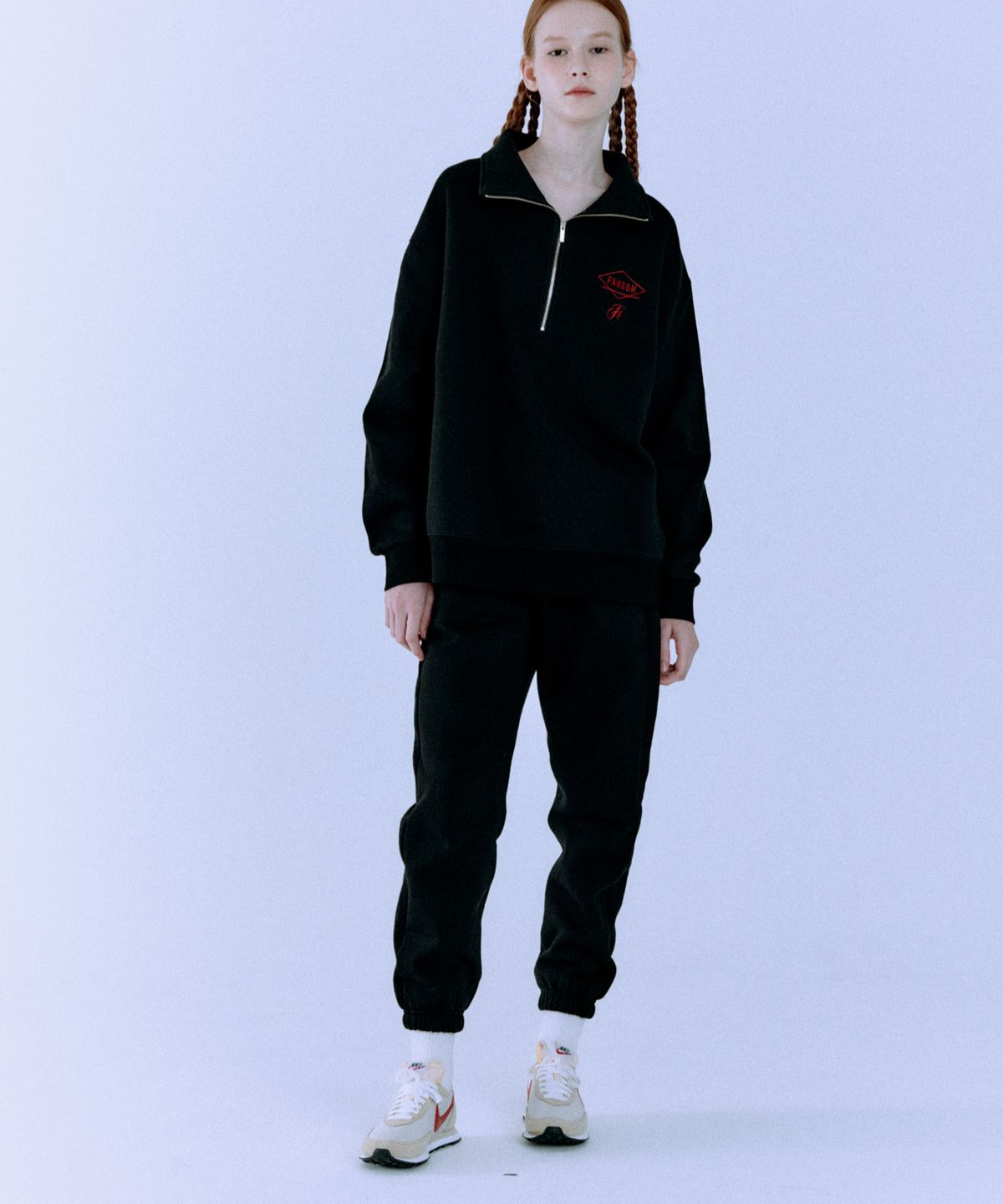 팽고(FANGOH) F-로고 자수 조거 팬츠 Black