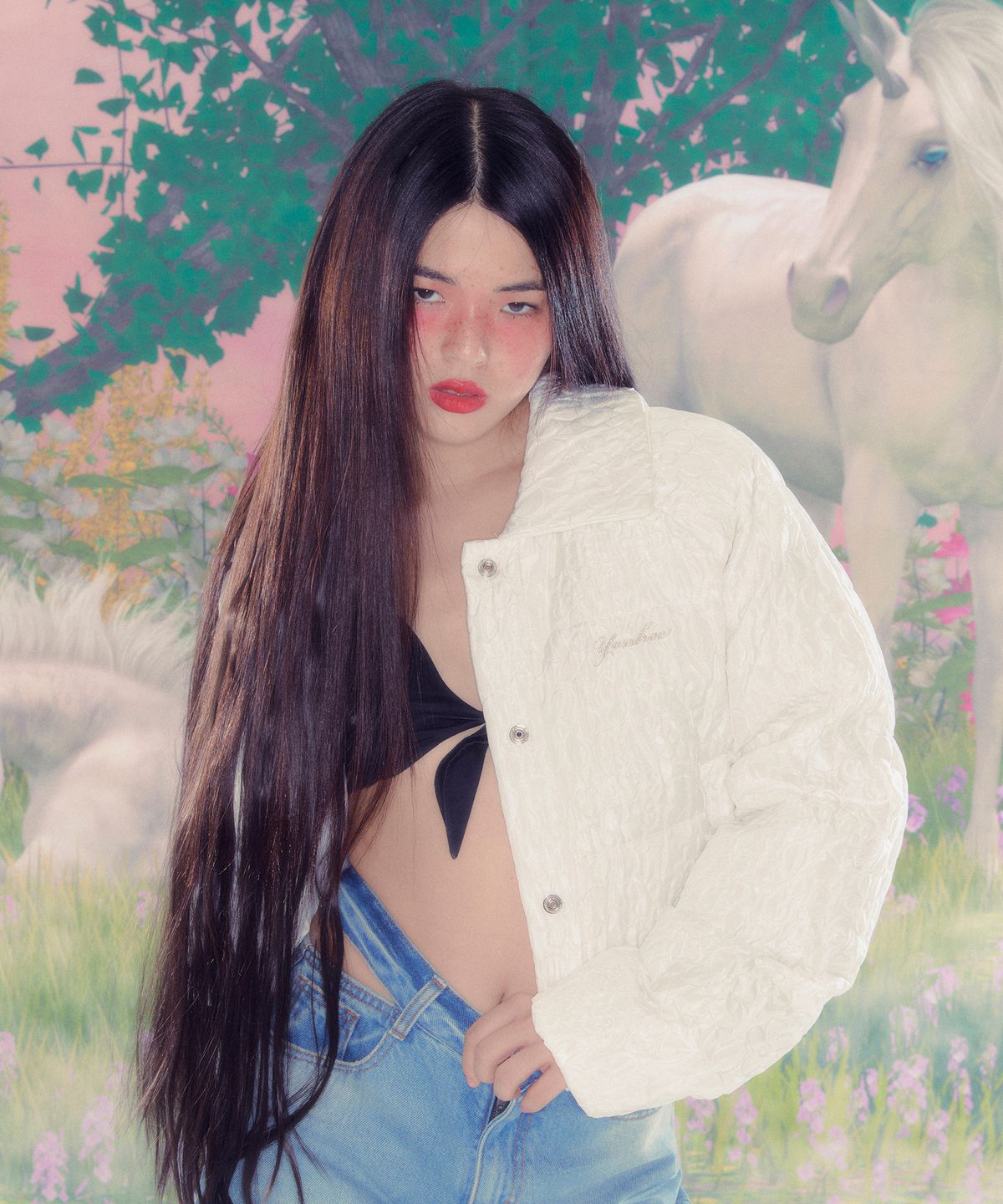 유희(YOUHEE) YOUHEE FLOWER CROP DOWN JUMPER WHITE
