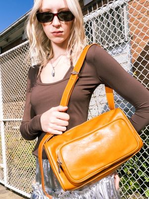 poster pocket bag - vintage camel