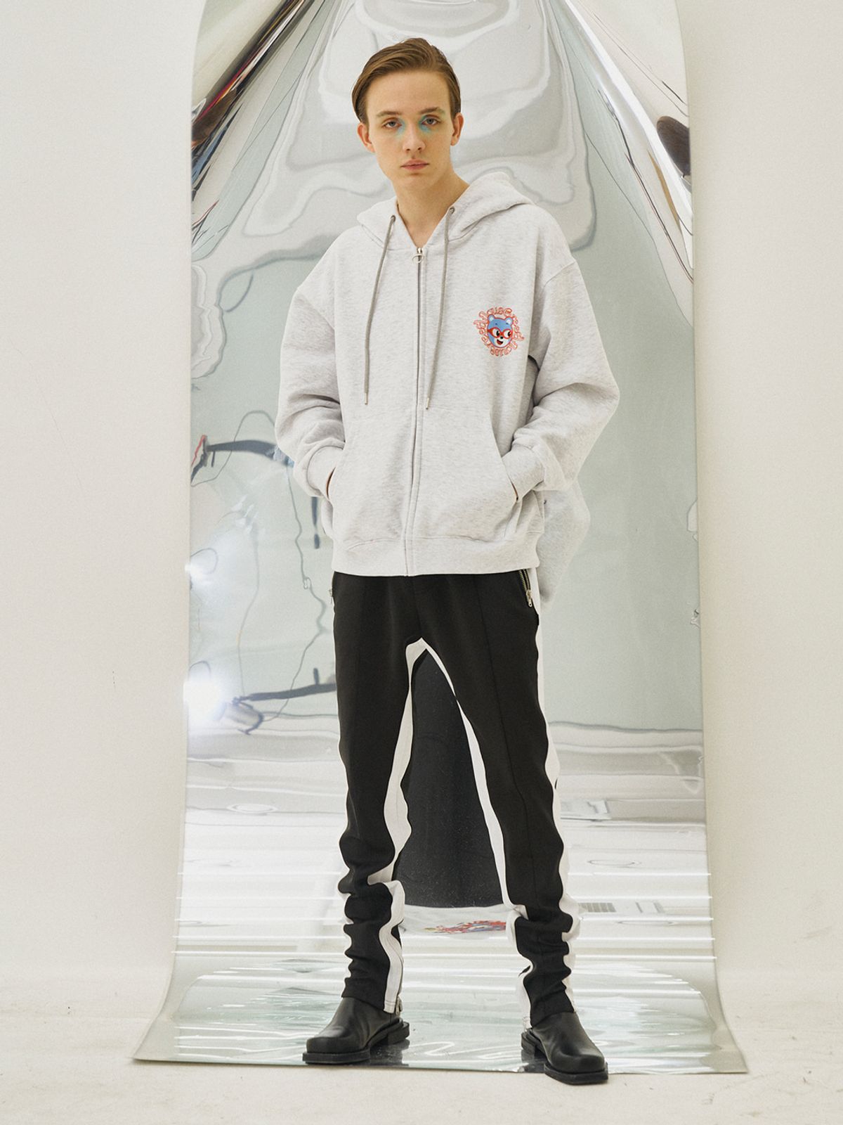 그리디어스(GREEDILOUS) Contrst Strip Straight Joggers