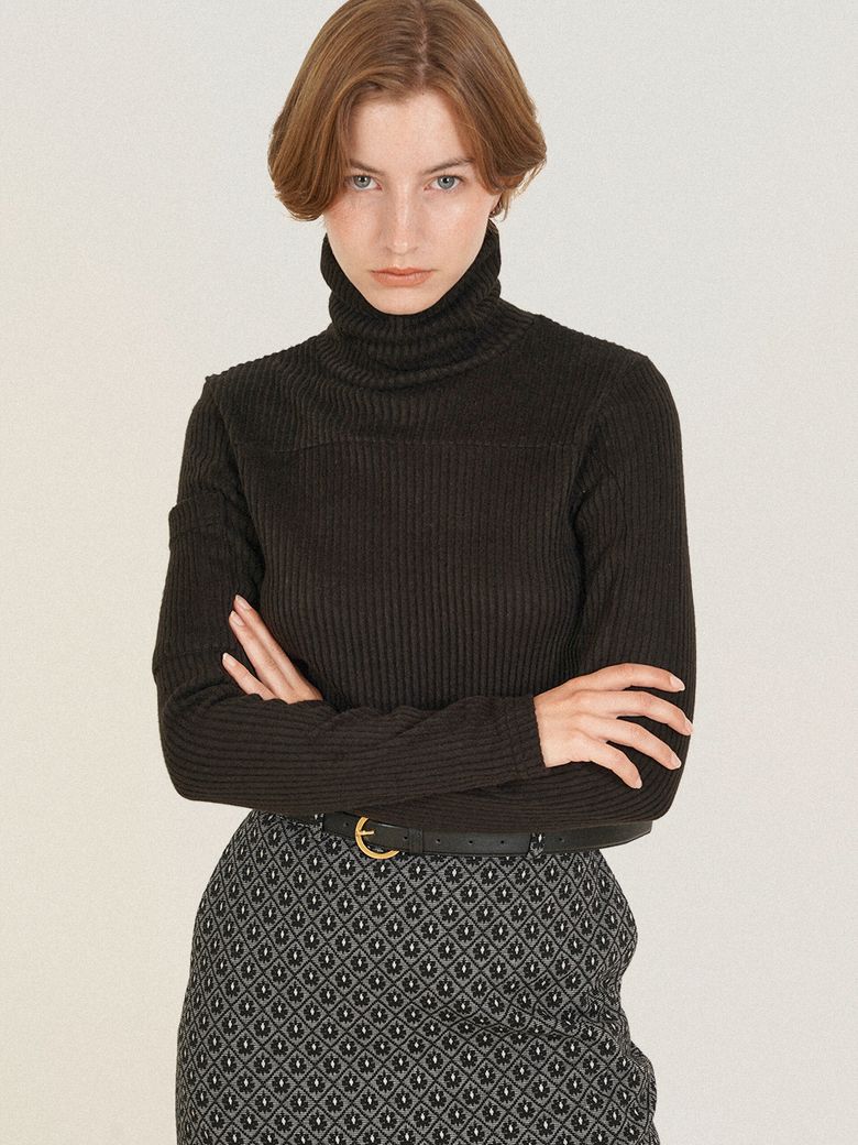 CLEO POCKET TURTLENECK KNIT_BK