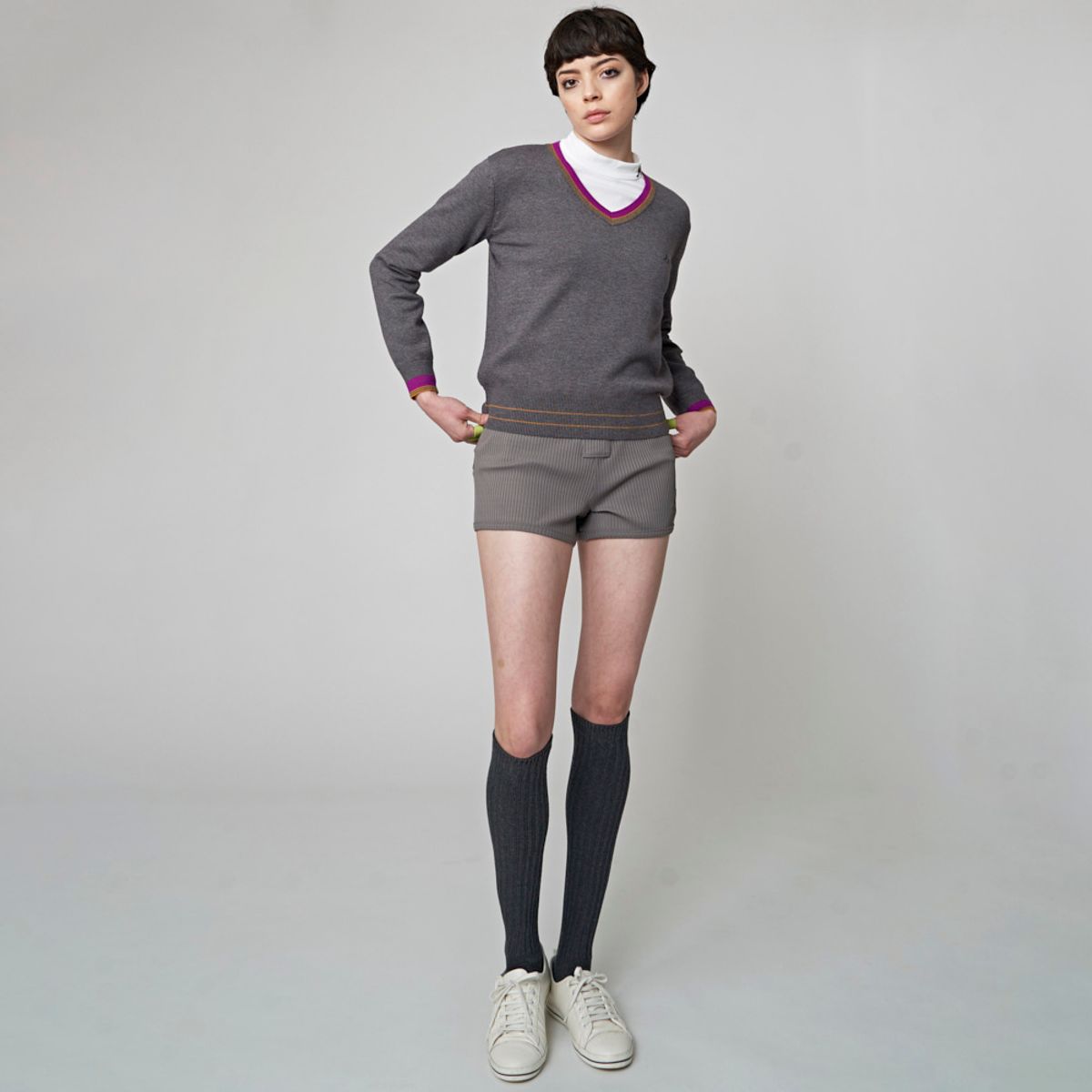 애스플래폼(ATHPLATFORM) AW32KP01 컬러라인 브이넥 니트탑_멜란지 그레이