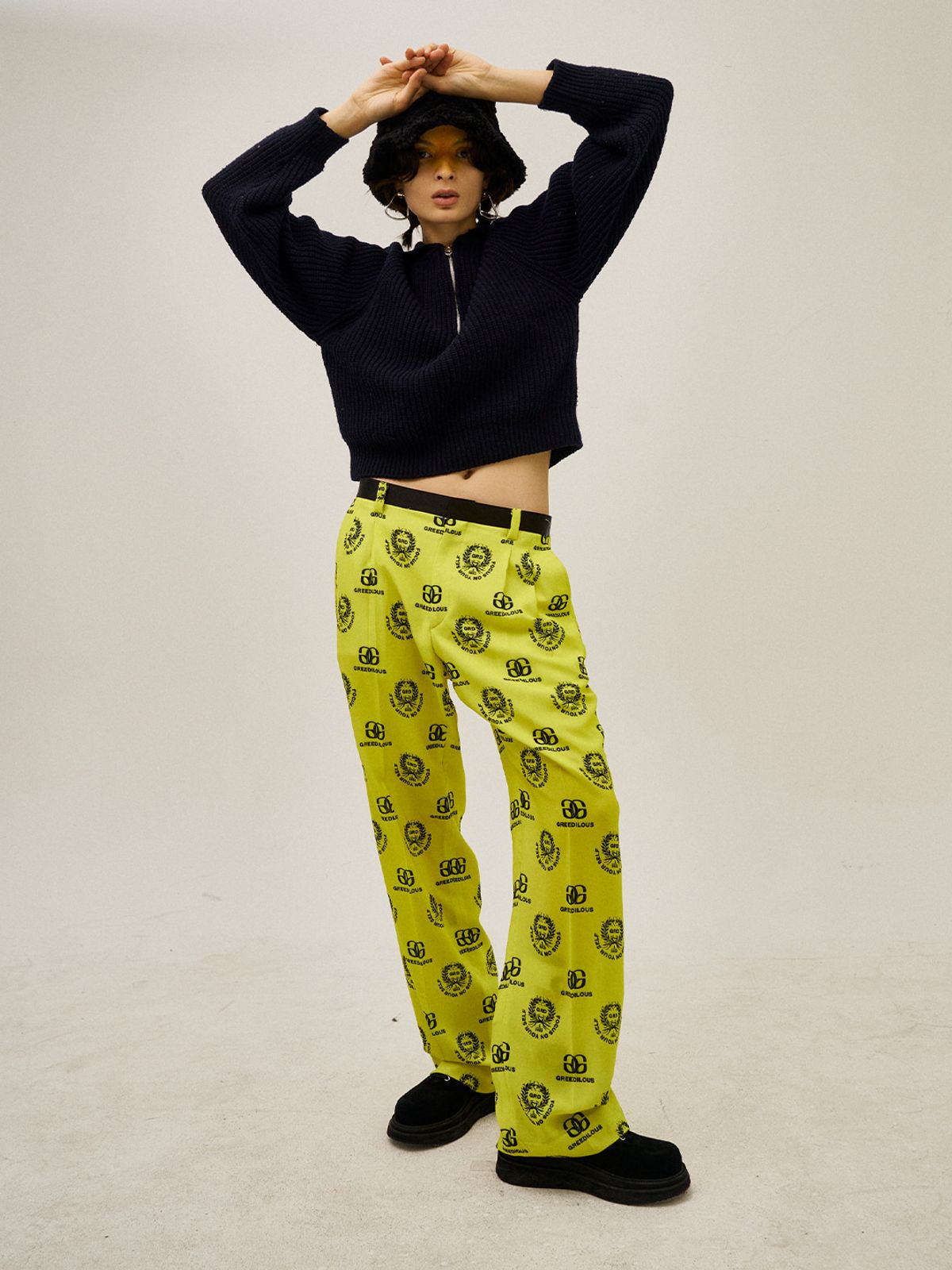그리디어스(GREEDILOUS) Repeat Logo Suit Pants