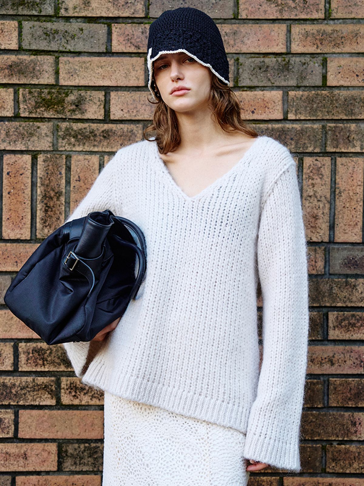위메농(OUI MAIS NON) Monaco Kid-mohair v-neck knitpullover