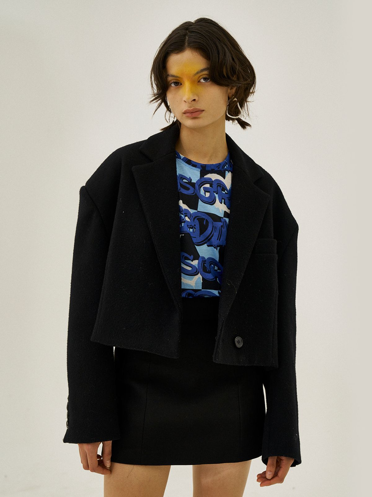 그리디어스(GREEDILOUS) Cropped Boxy Blazer With Thin Lapels