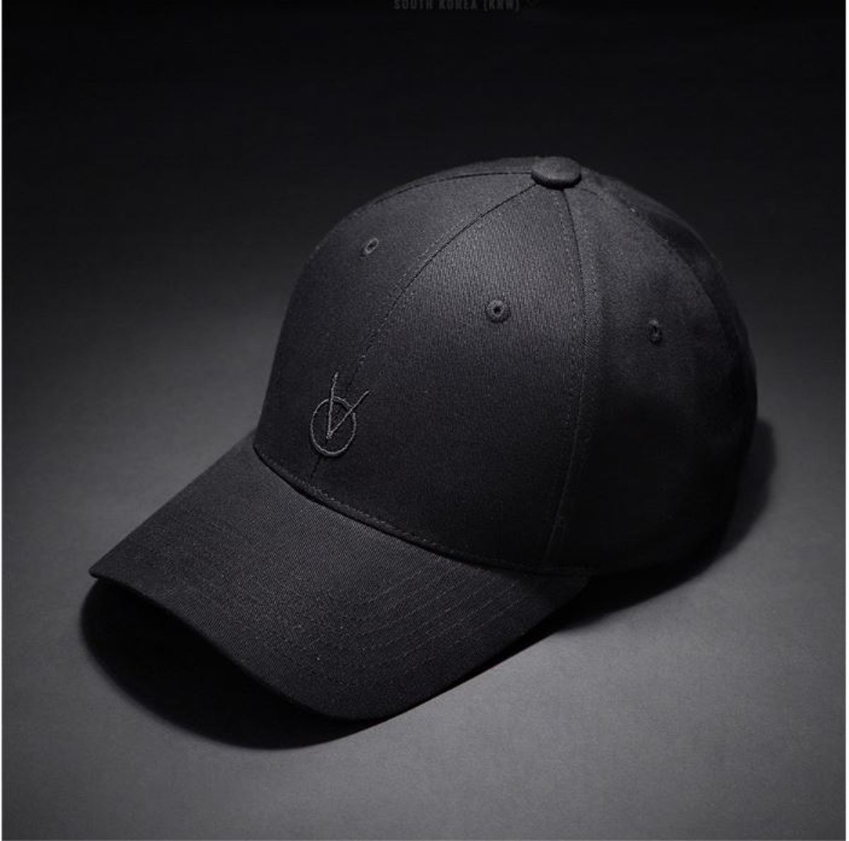 빈스모크(VINSMOKE) OV Small Logo ALL BLACK 볼캡  HARD FIT