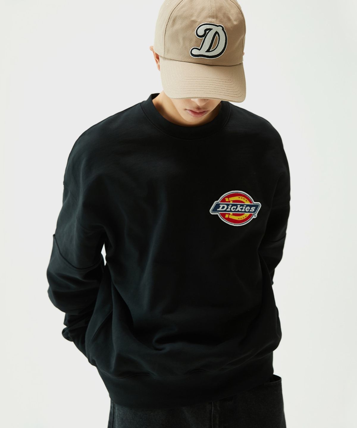 디키즈(DICKIES) 아이코닉 로고 더블 엘보우 스웻셔츠 Black