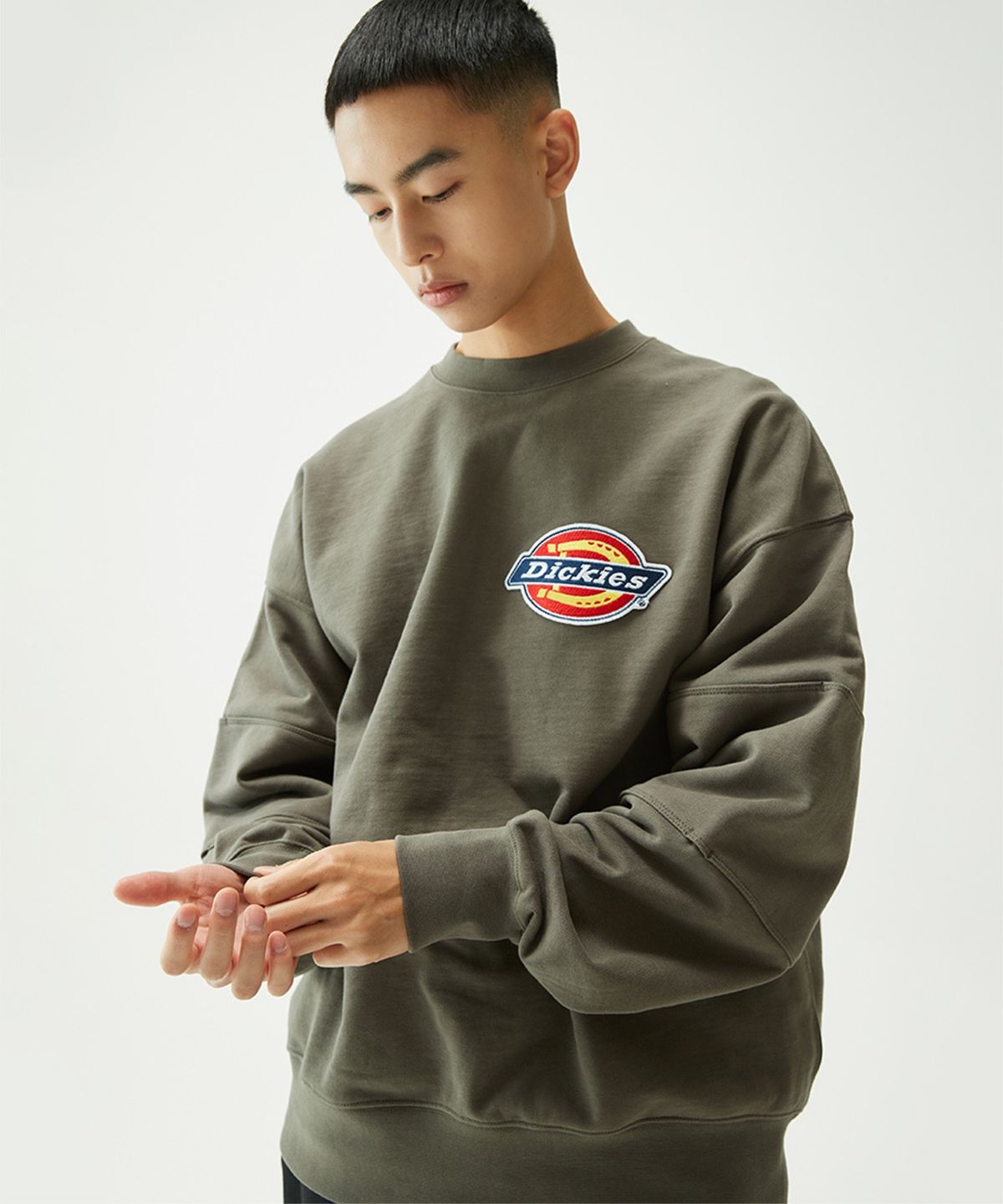 디키즈(DICKIES) 아이코닉 로고 더블 엘보우 스웻셔츠 Charcoal
