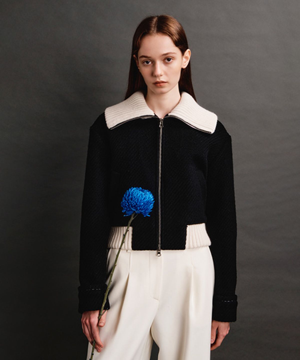 아바몰리(AVA MOLLI) KNIT COLLAR ZIP-UP JUMPER (BK)