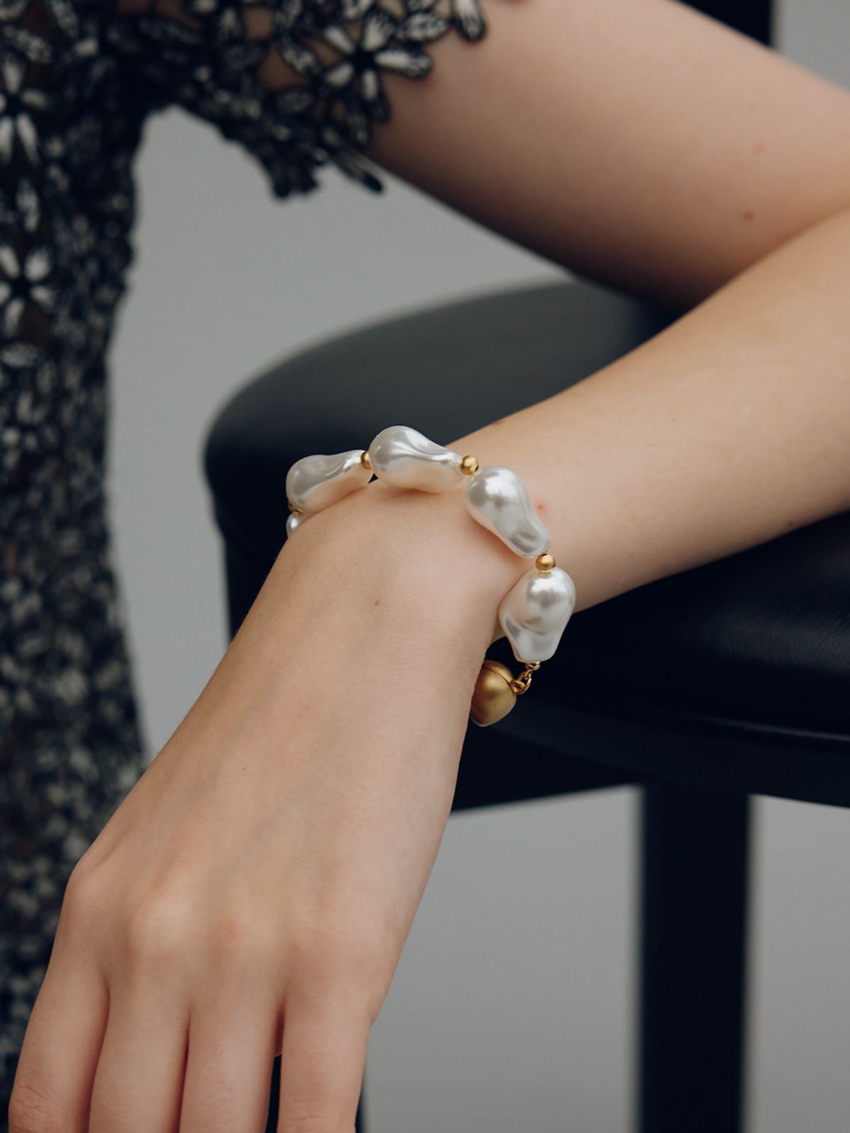 빈티지헐리우드(VINTAGE HOLLYWOOD) Baroque Pearl Matte Bracelet_VH239OBR003B