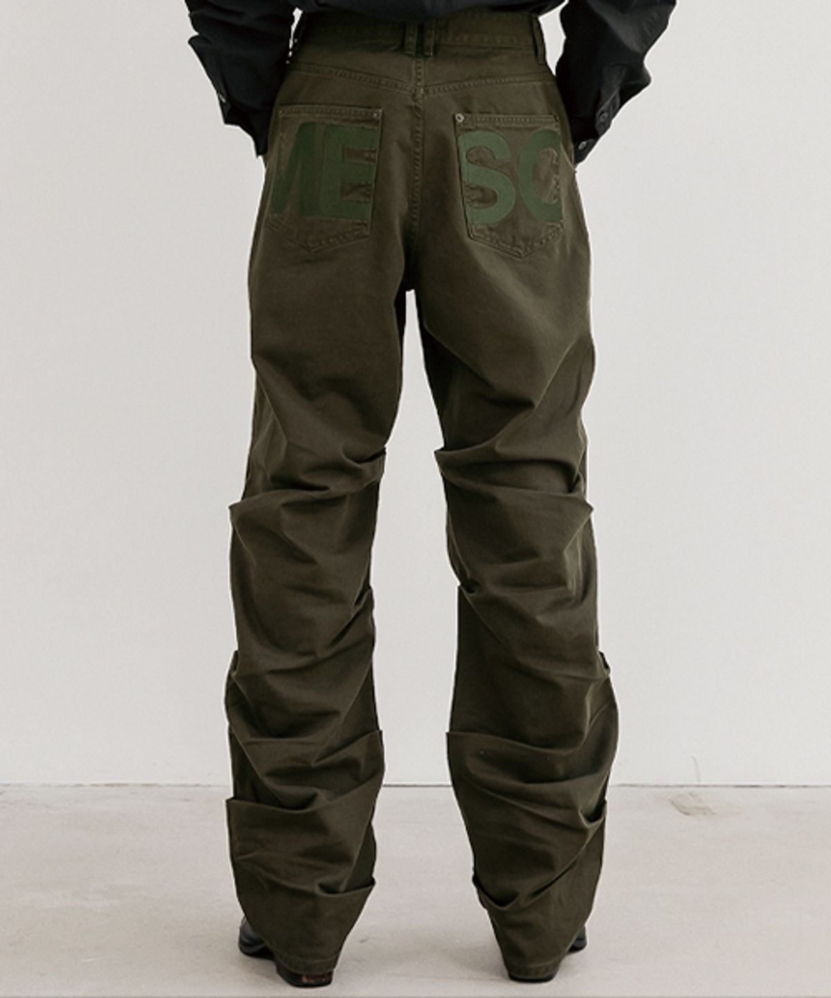 이에스씨 스튜디오(ESC STUDIO) MESC wrinkled pants(khaki)