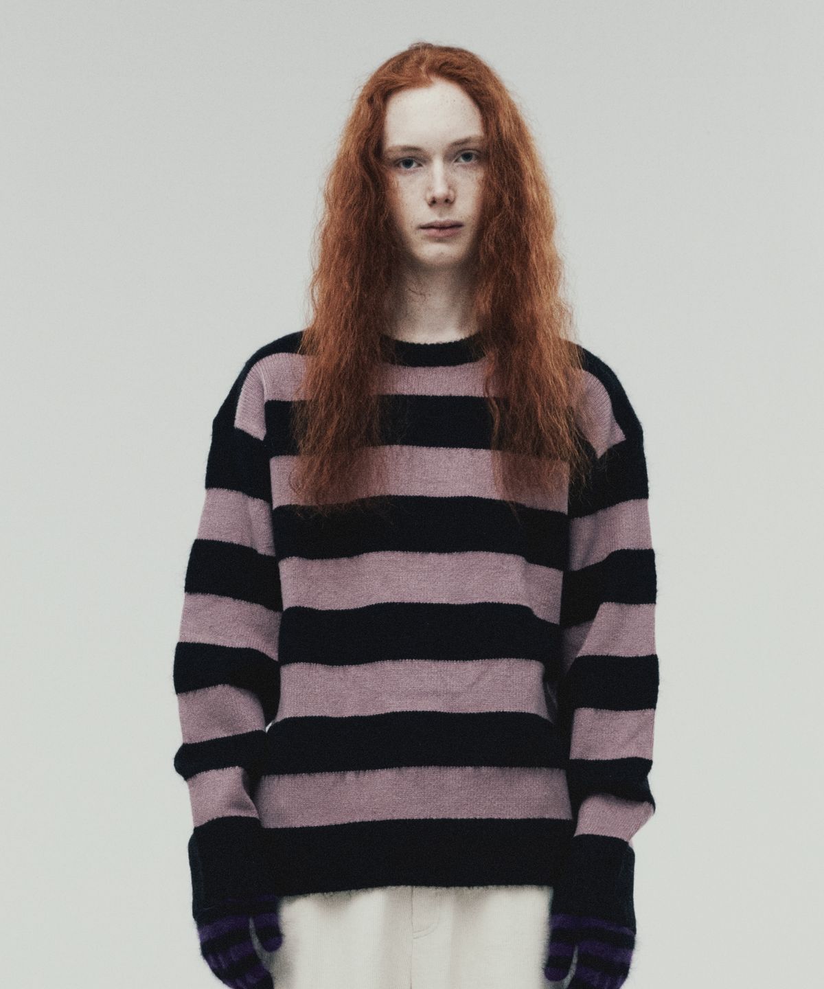 더바이닐하우스(THEVINYLHOUSE) MOHAIR BOLD STRIPED SWEATER PURPLE (VH2DFUK603A)