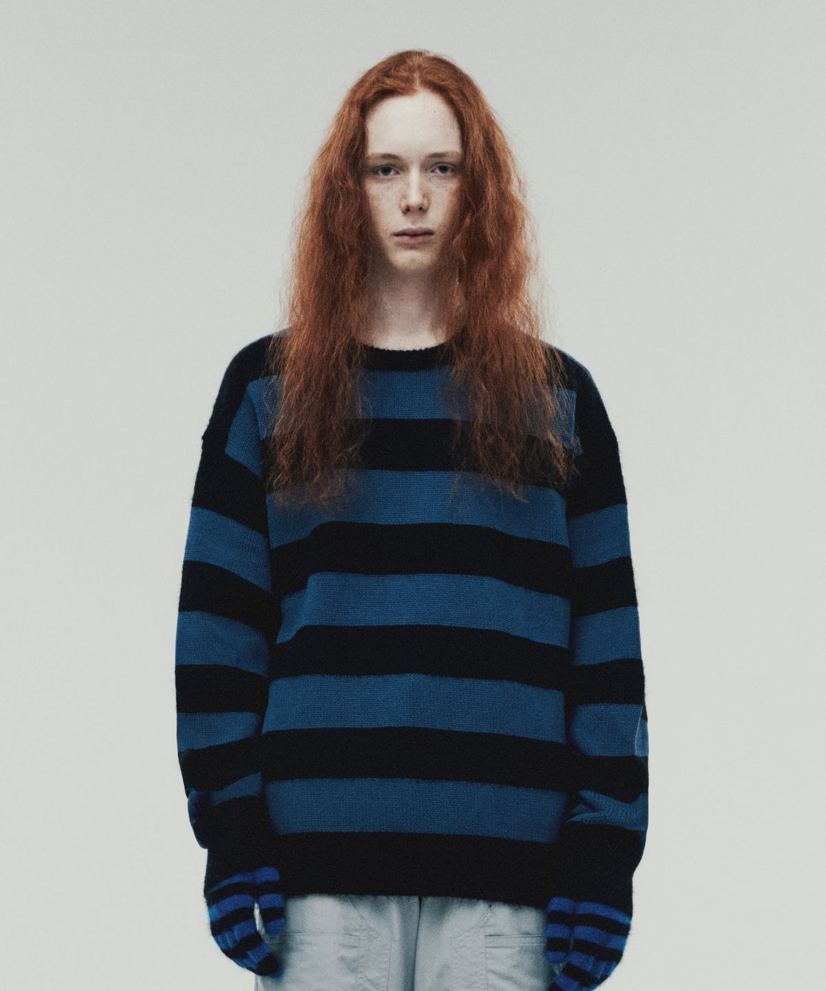 더바이닐하우스(THEVINYLHOUSE) MOHAIR BOLD STRIPED SWEATER BLUE (VH2DFUK603A)