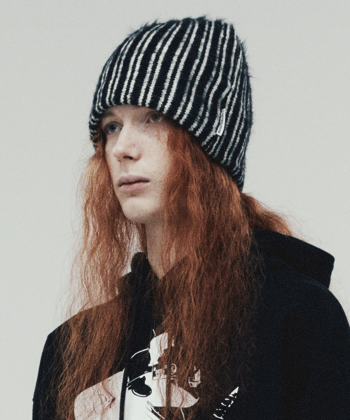 더바이닐하우스(THEVINYLHOUSE) STRIPED BEANIE BLACK (VH2DFUAB24A)