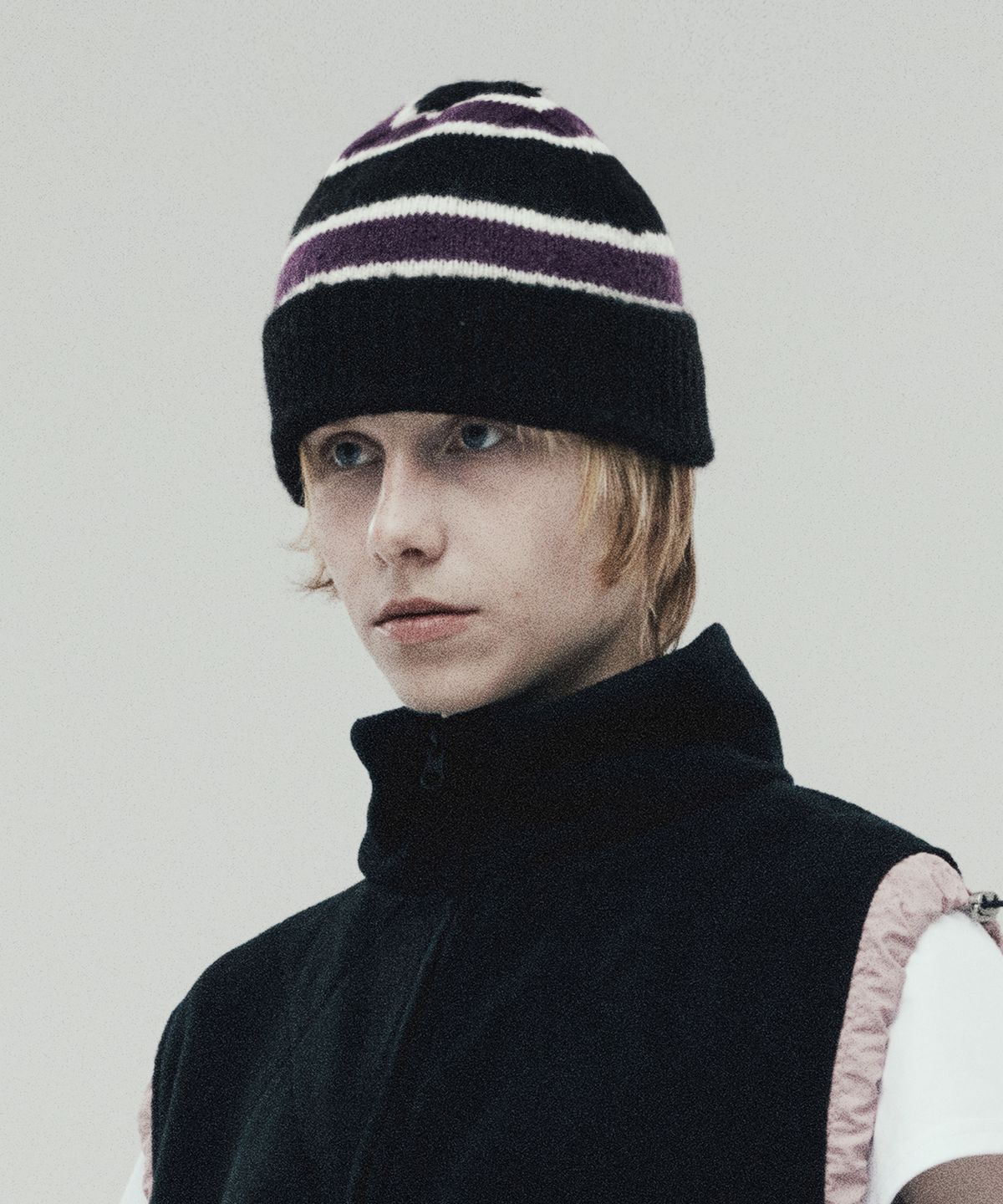 더바이닐하우스(THEVINYLHOUSE) MOHAIR STRIPED BEANIE PURPLE (VH2DFUAB23A)