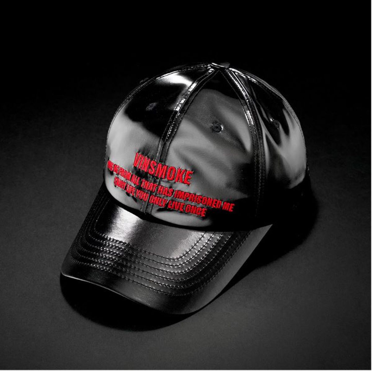 빈스모크(VINSMOKE) GLOSSY BALLCAP [Black]