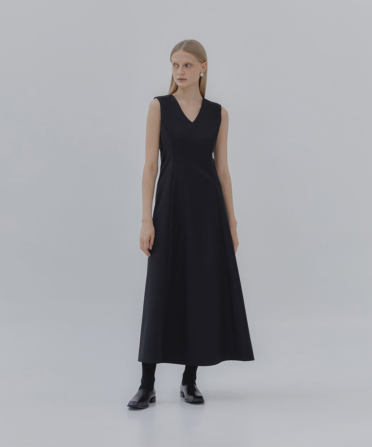 트리밍버드(TREEMINGBIRD) V-neck Flare Long One-piece [ Black ]